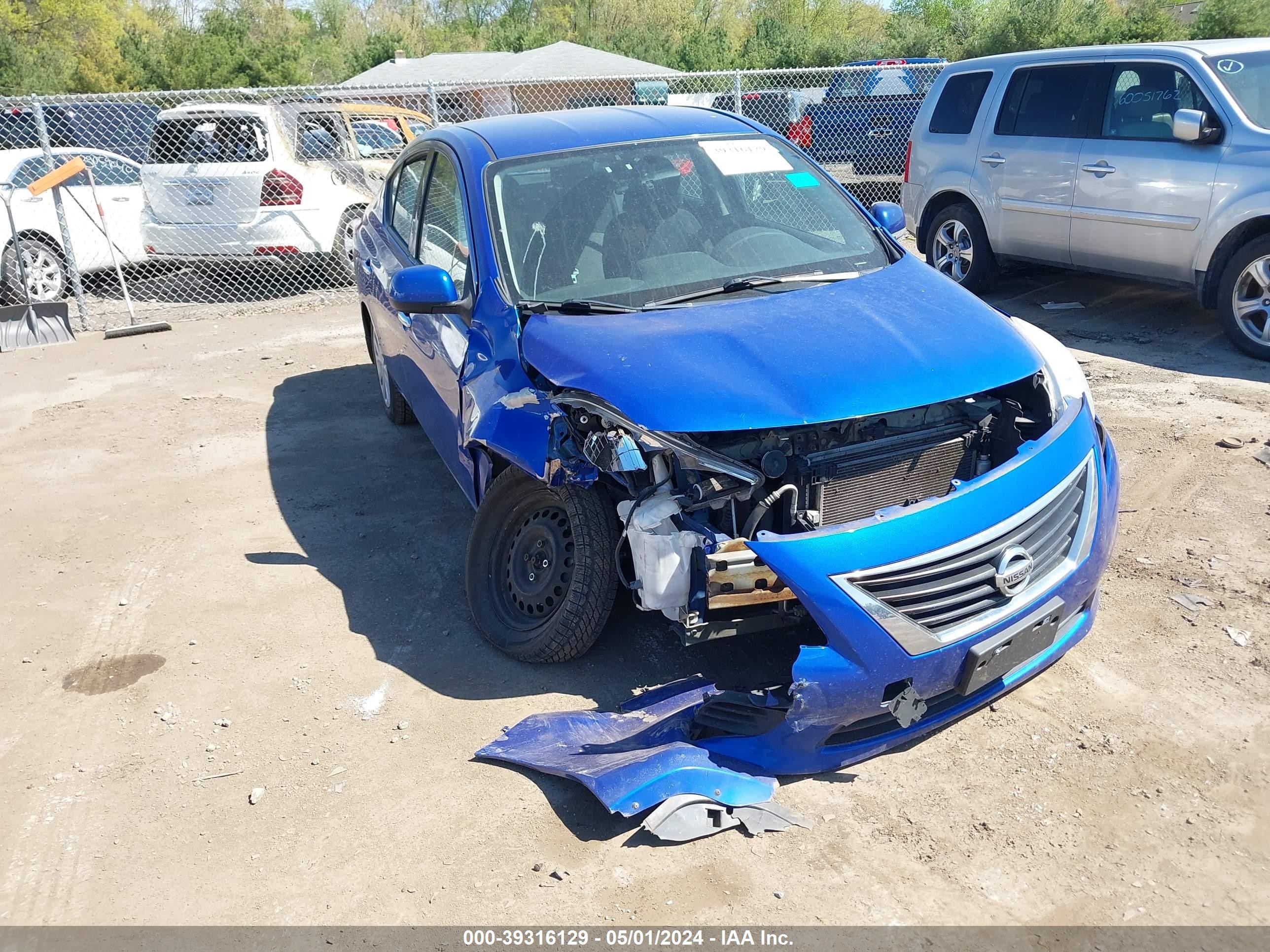 NISSAN VERSA 2014 3n1cn7ap4el845675