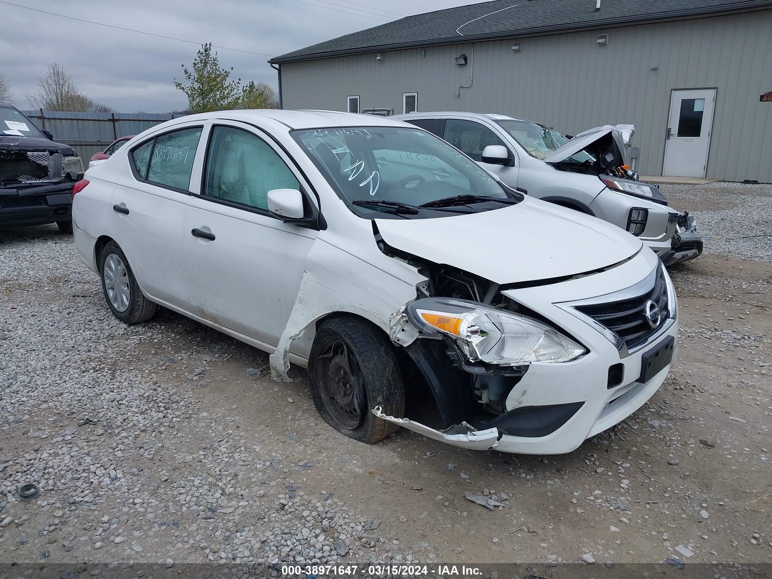 NISSAN VERSA 2017 3n1cn7ap4hl825317