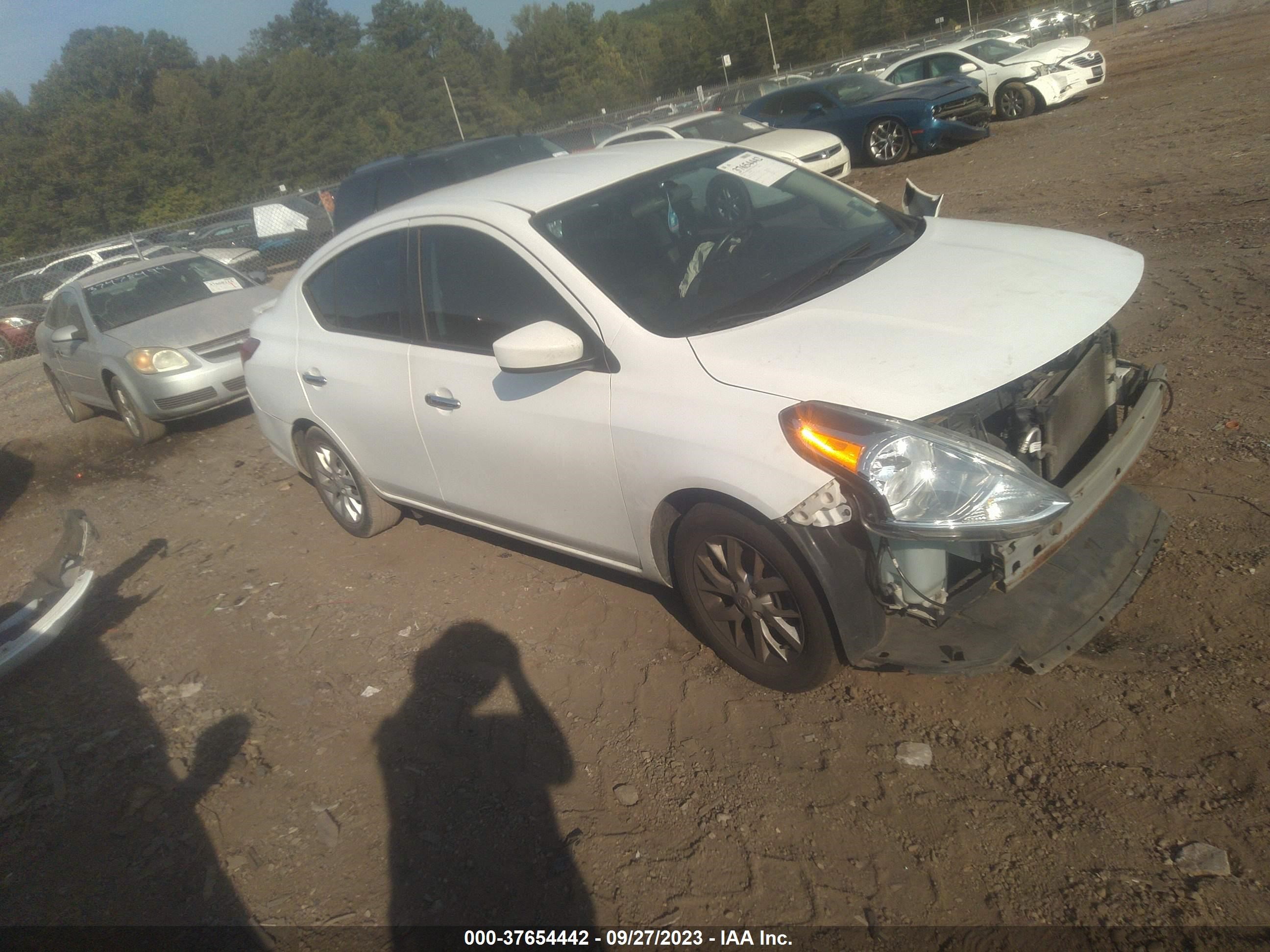 NISSAN VERSA 2018 3n1cn7ap4jl870912