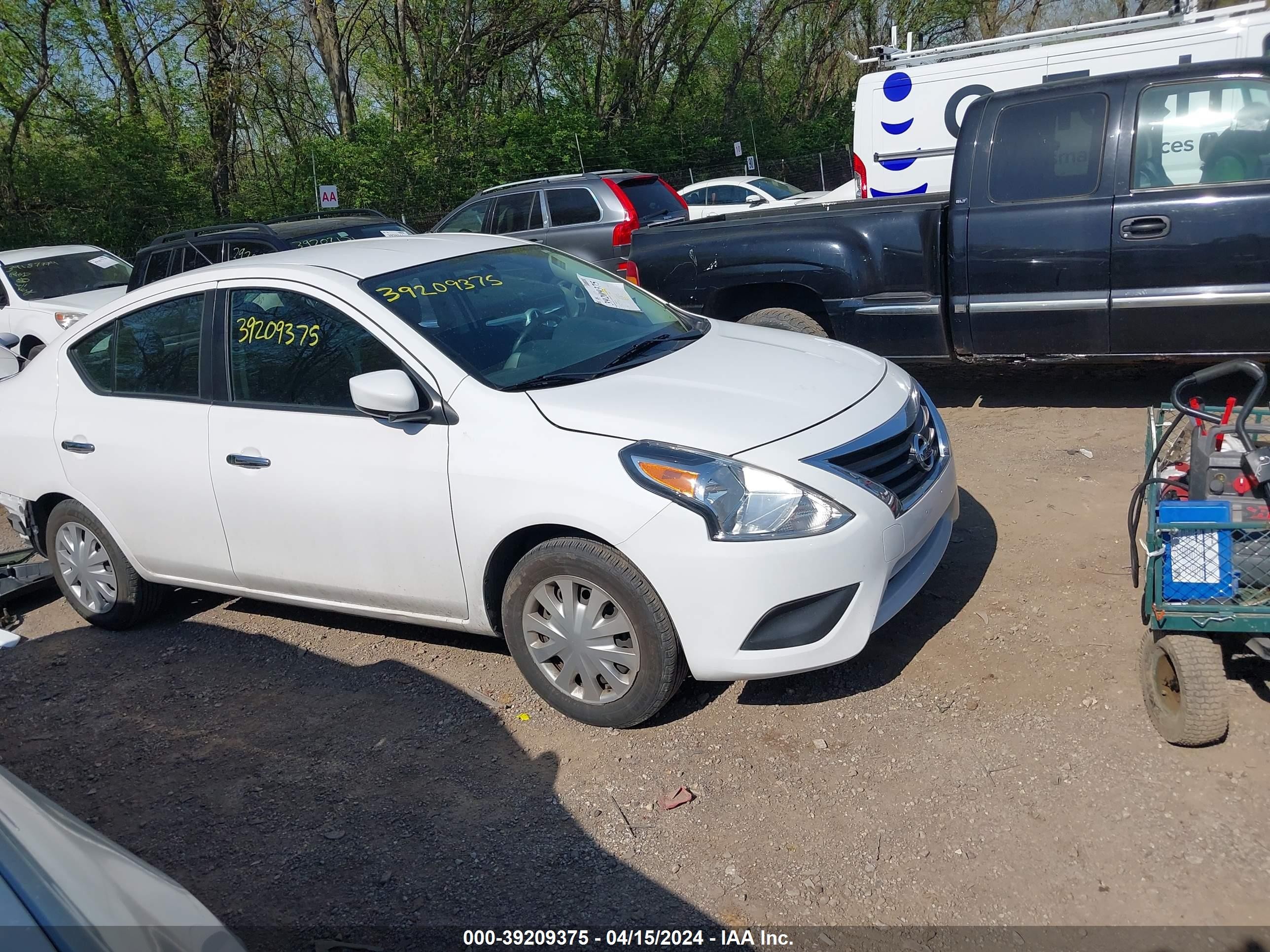 NISSAN VERSA 2019 3n1cn7ap4kl848362