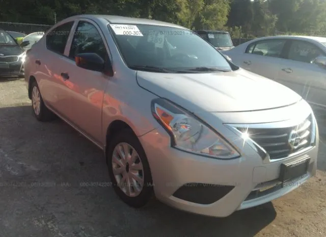 NISSAN VERSA SEDAN 2018 3n1cn7ap5jl811111