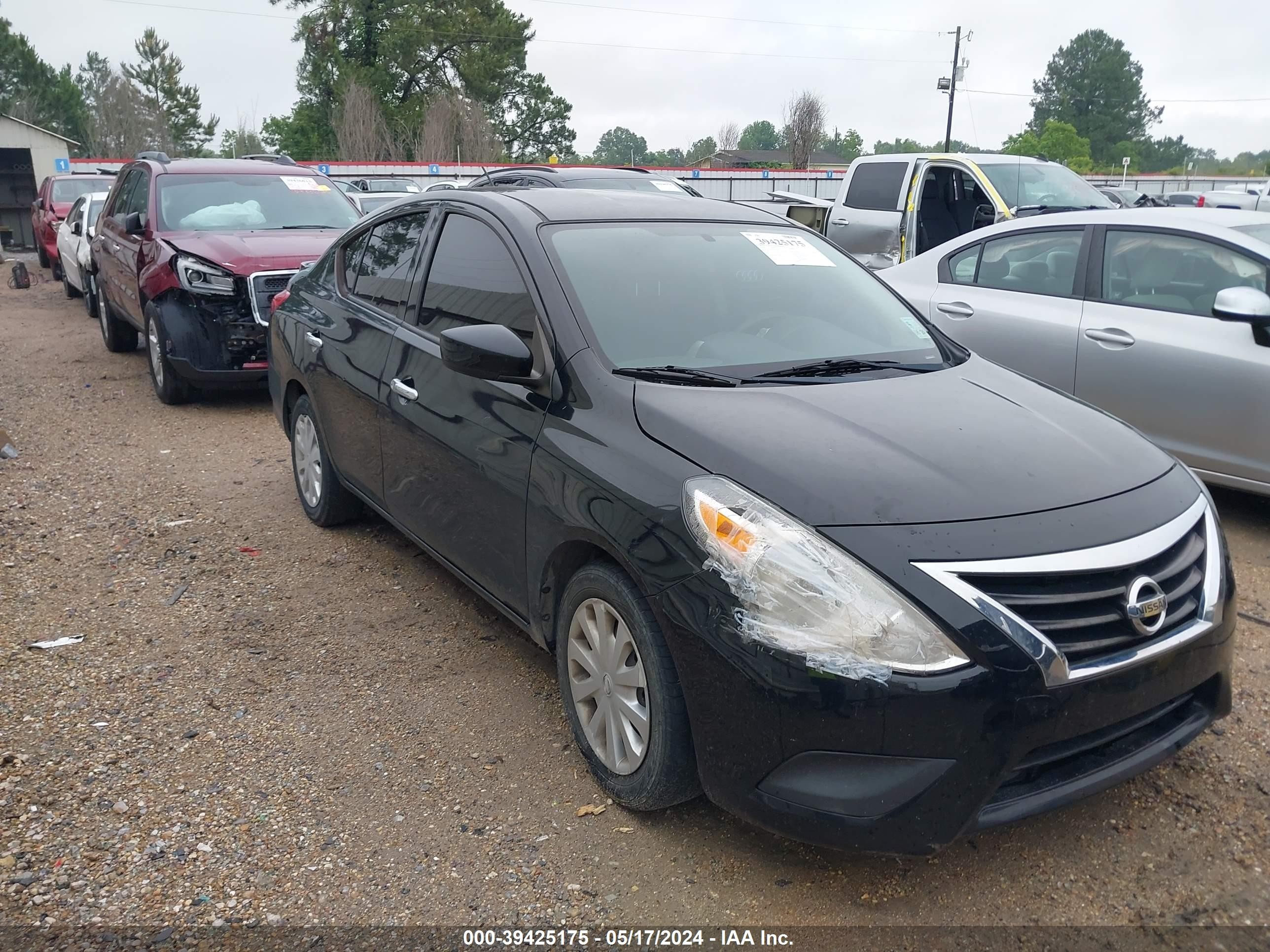 NISSAN VERSA 2019 3n1cn7ap5kl842814