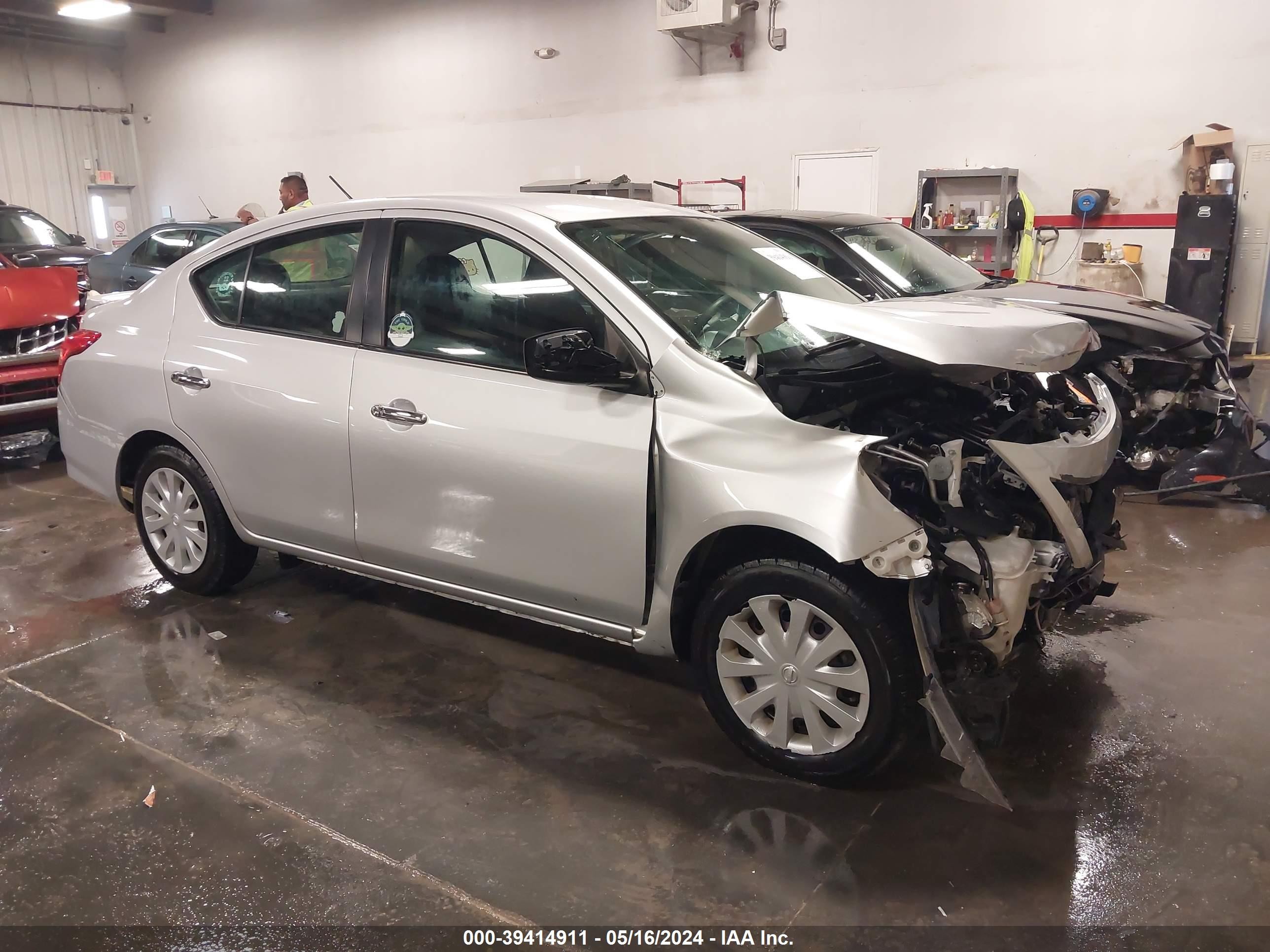 NISSAN VERSA 2018 3n1cn7ap6jk392191