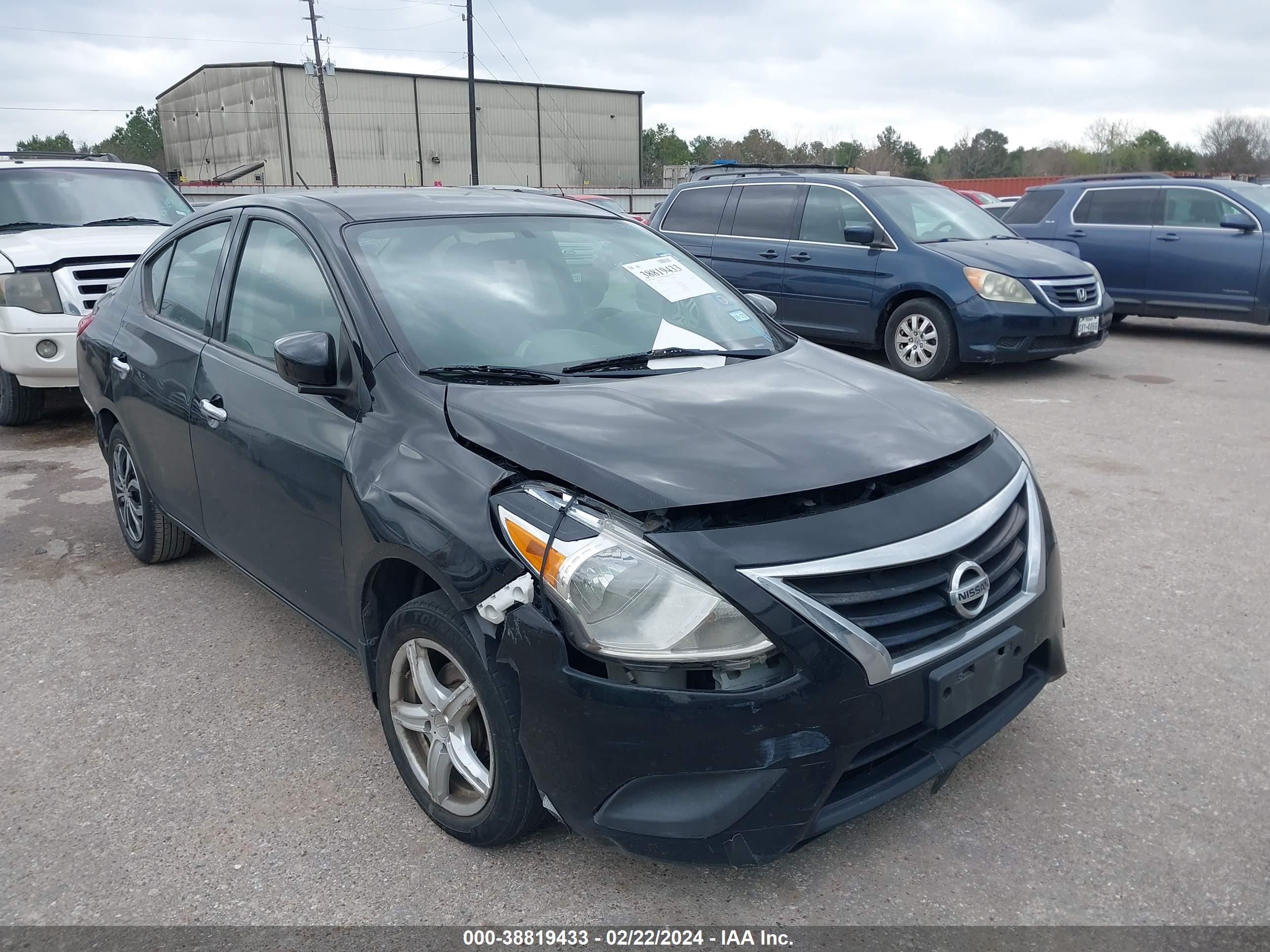 NISSAN VERSA 2018 3n1cn7ap6jl818262