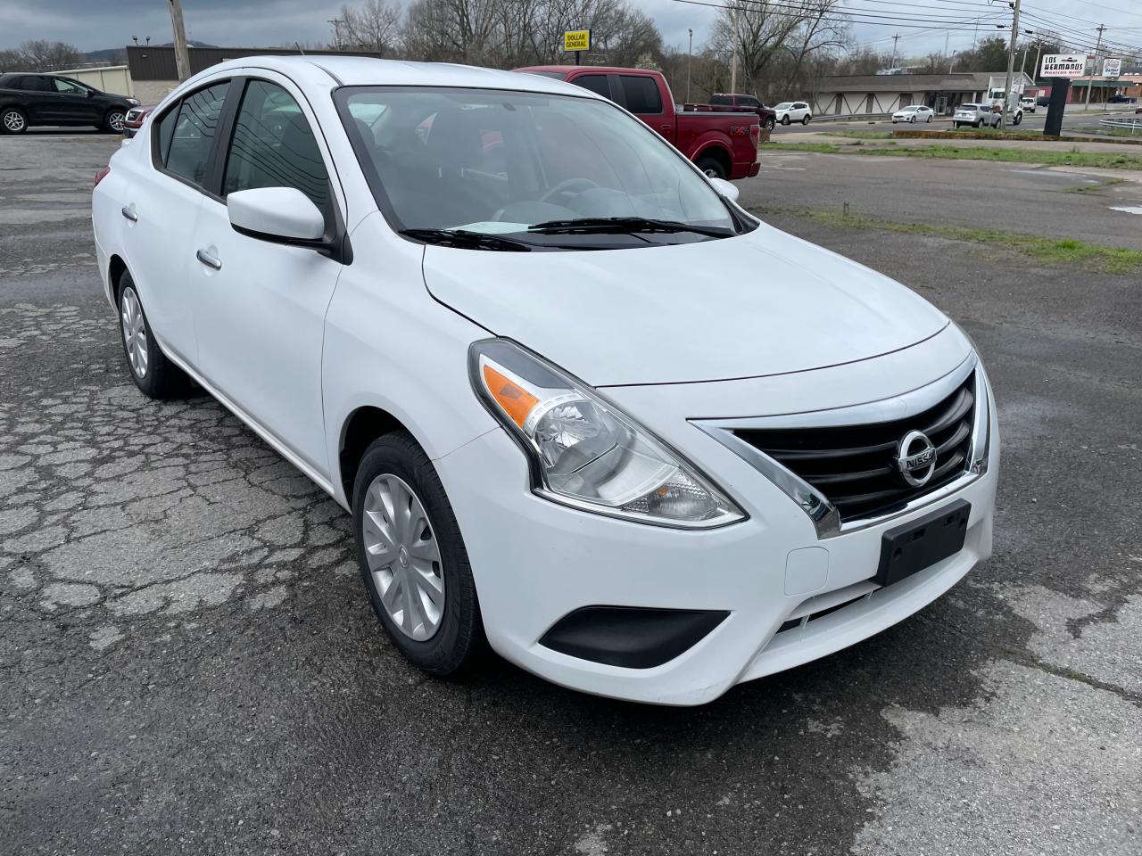 NISSAN VERSA 2019 3n1cn7ap6kl854809