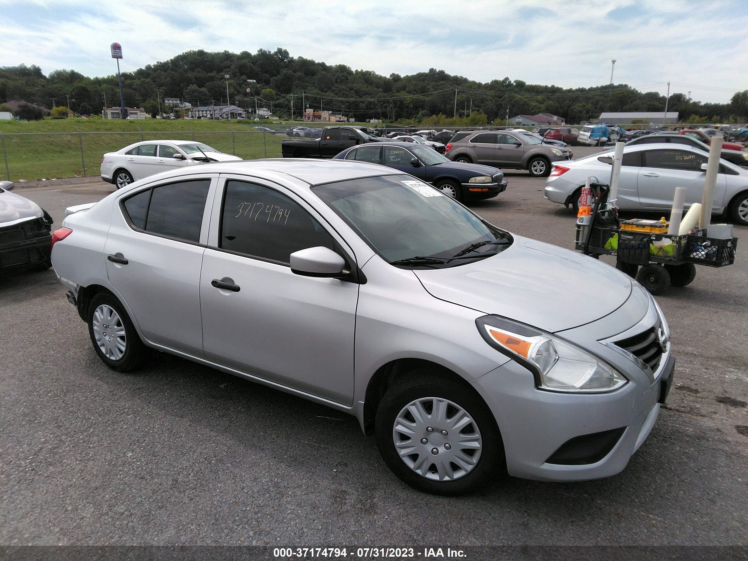 NISSAN VERSA 2018 3n1cn7ap7jl855546