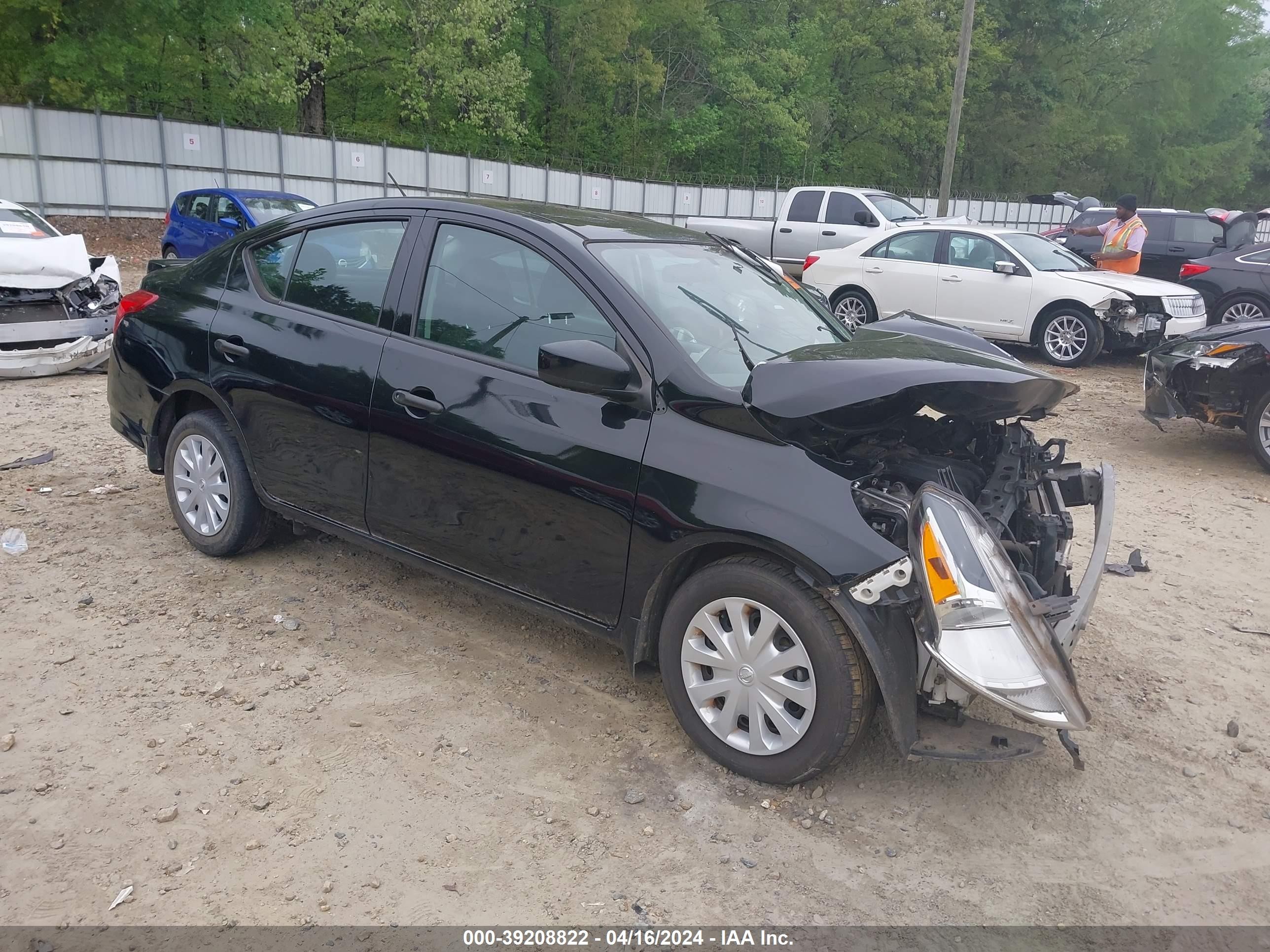 NISSAN VERSA 2018 3n1cn7ap7jl888207