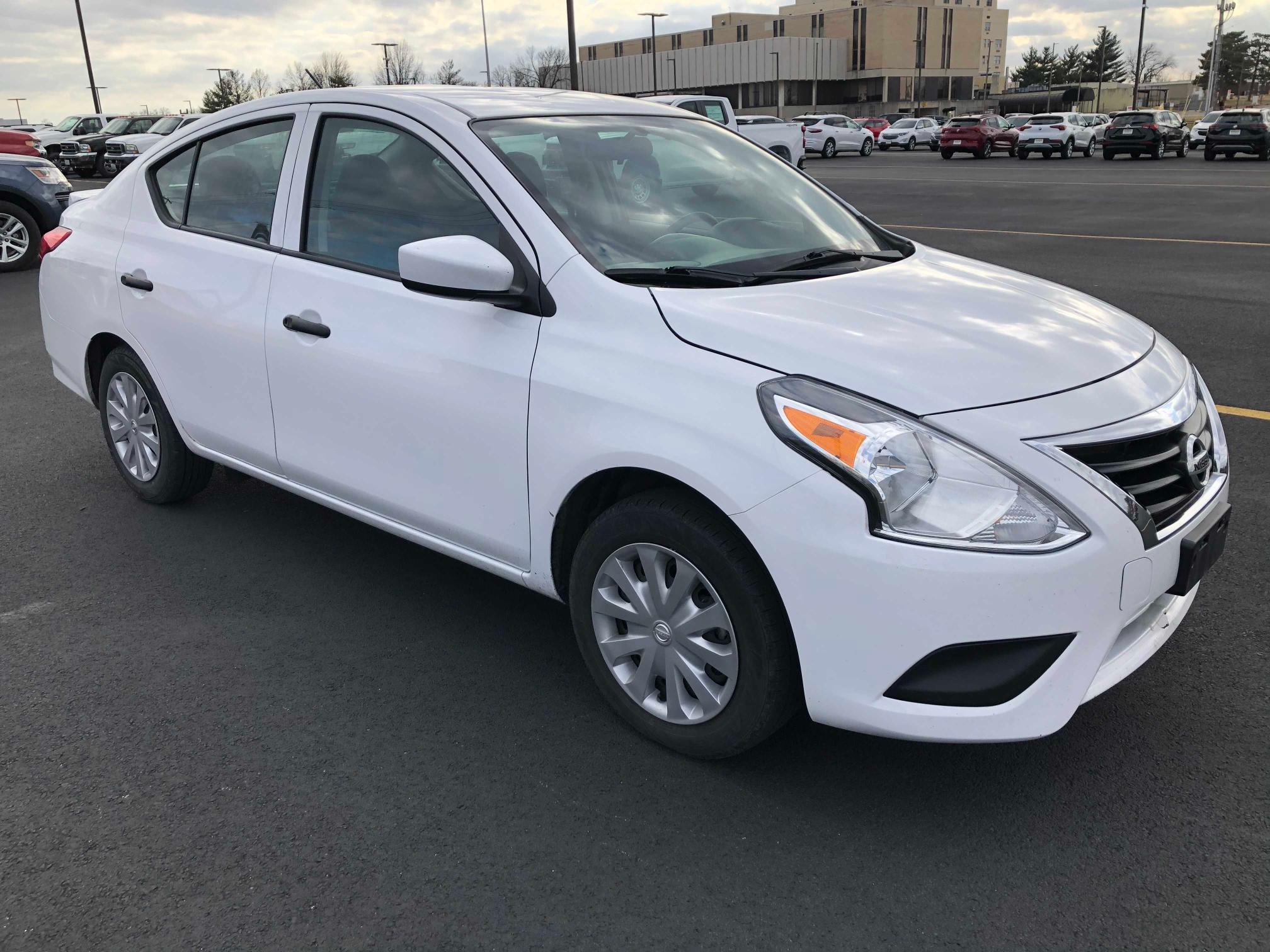 NISSAN VERSA S 2019 3n1cn7ap7kl861963