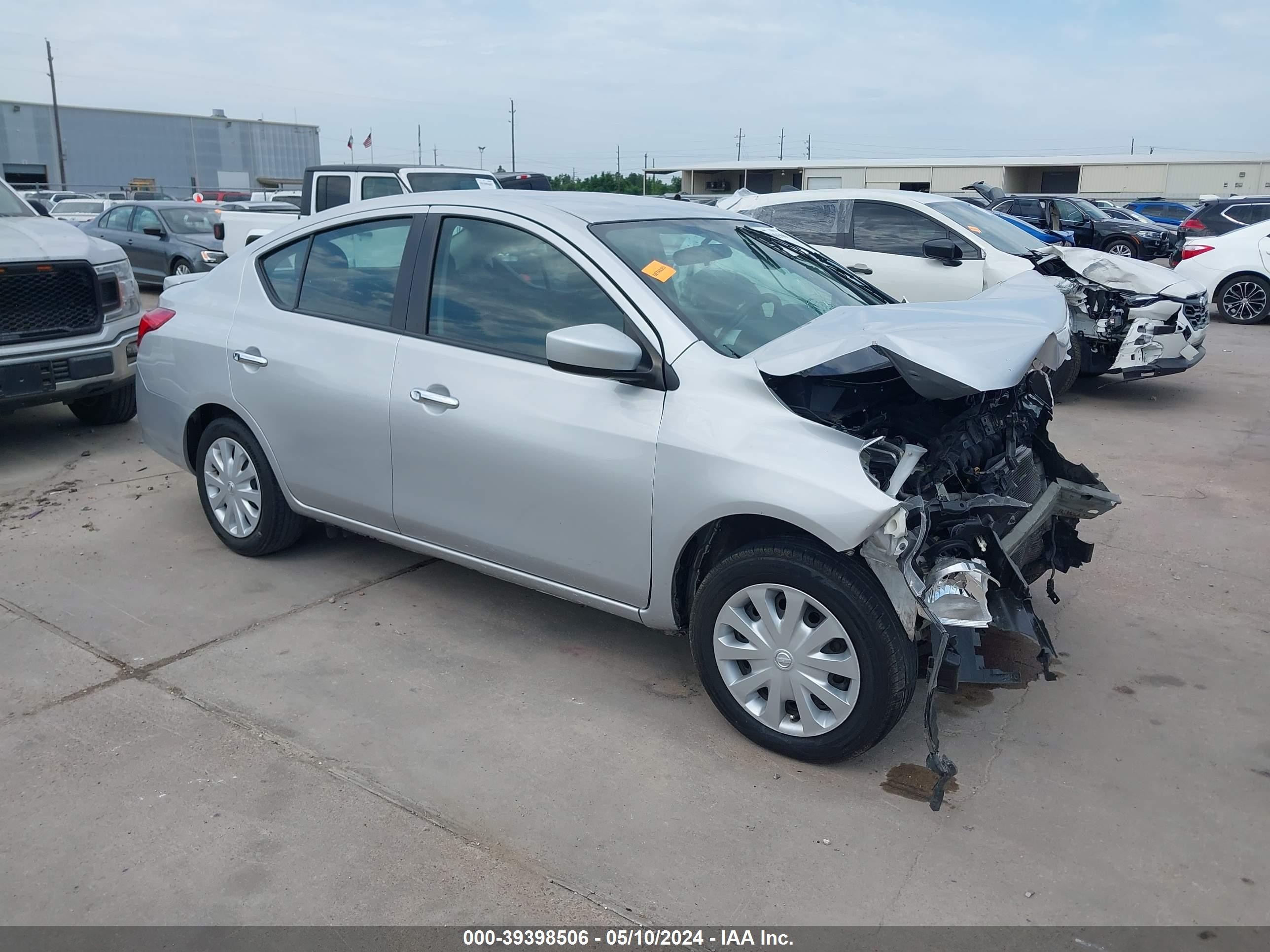 NISSAN VERSA 2019 3n1cn7ap7kl864734