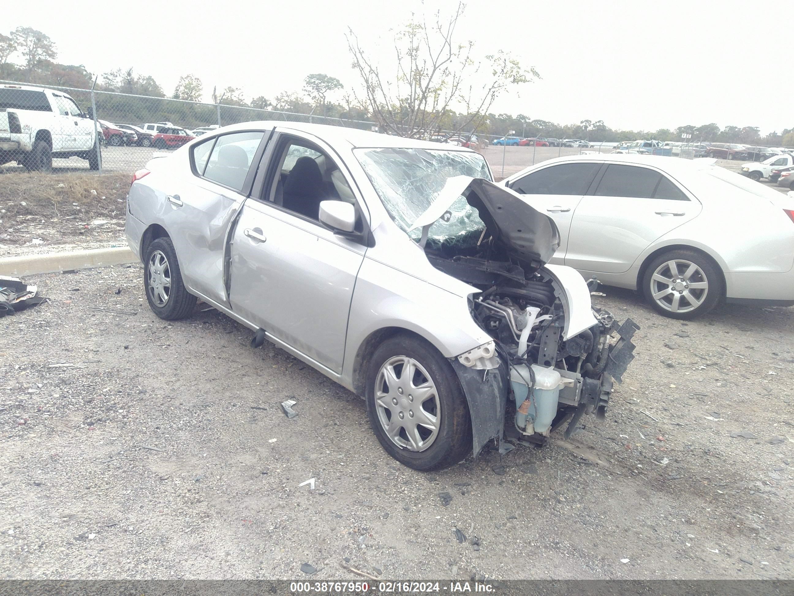 NISSAN VERSA 2018 3n1cn7ap8jk443271