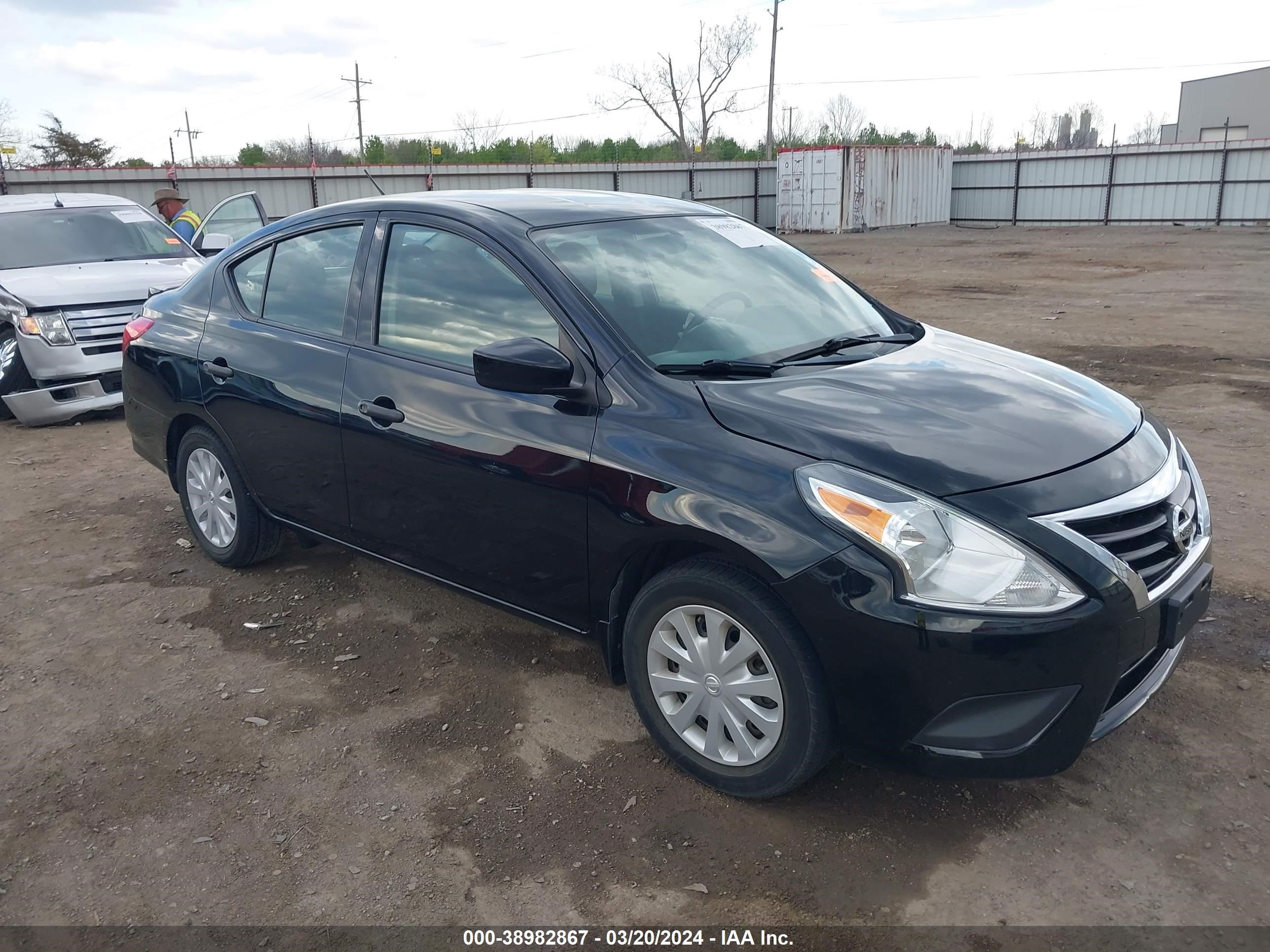 NISSAN VERSA 2018 3n1cn7ap8jl830283