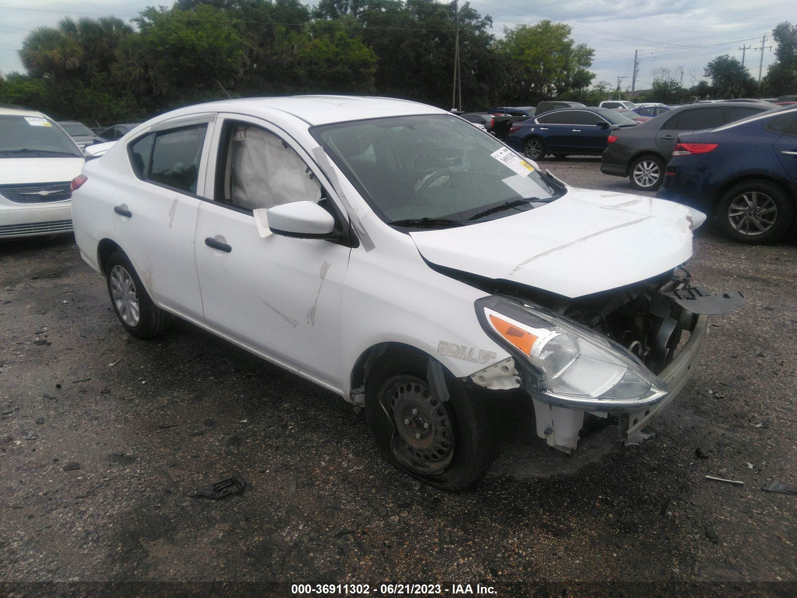 NISSAN VERSA 2019 3n1cn7ap8kl827062