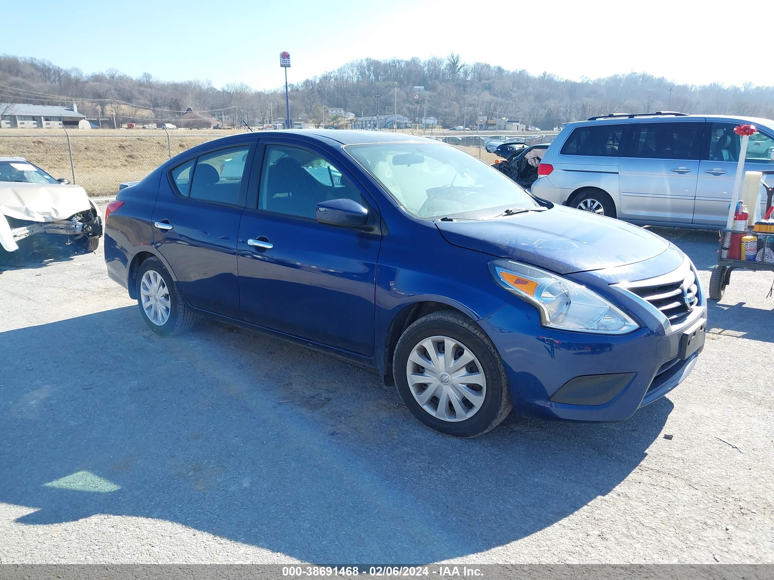 NISSAN VERSA 2019 3n1cn7ap8kl837686