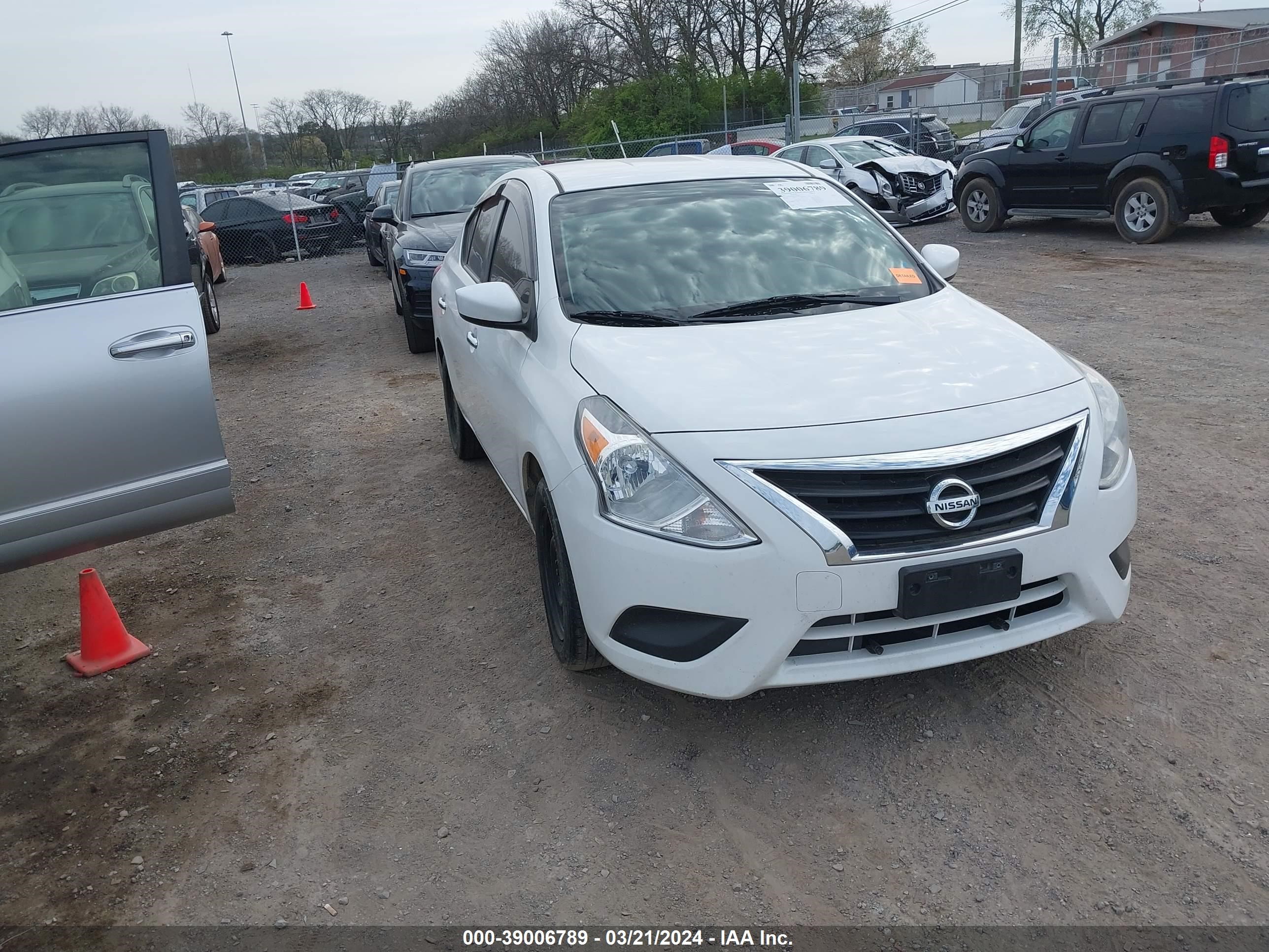 NISSAN VERSA 2015 3n1cn7ap9fl900784