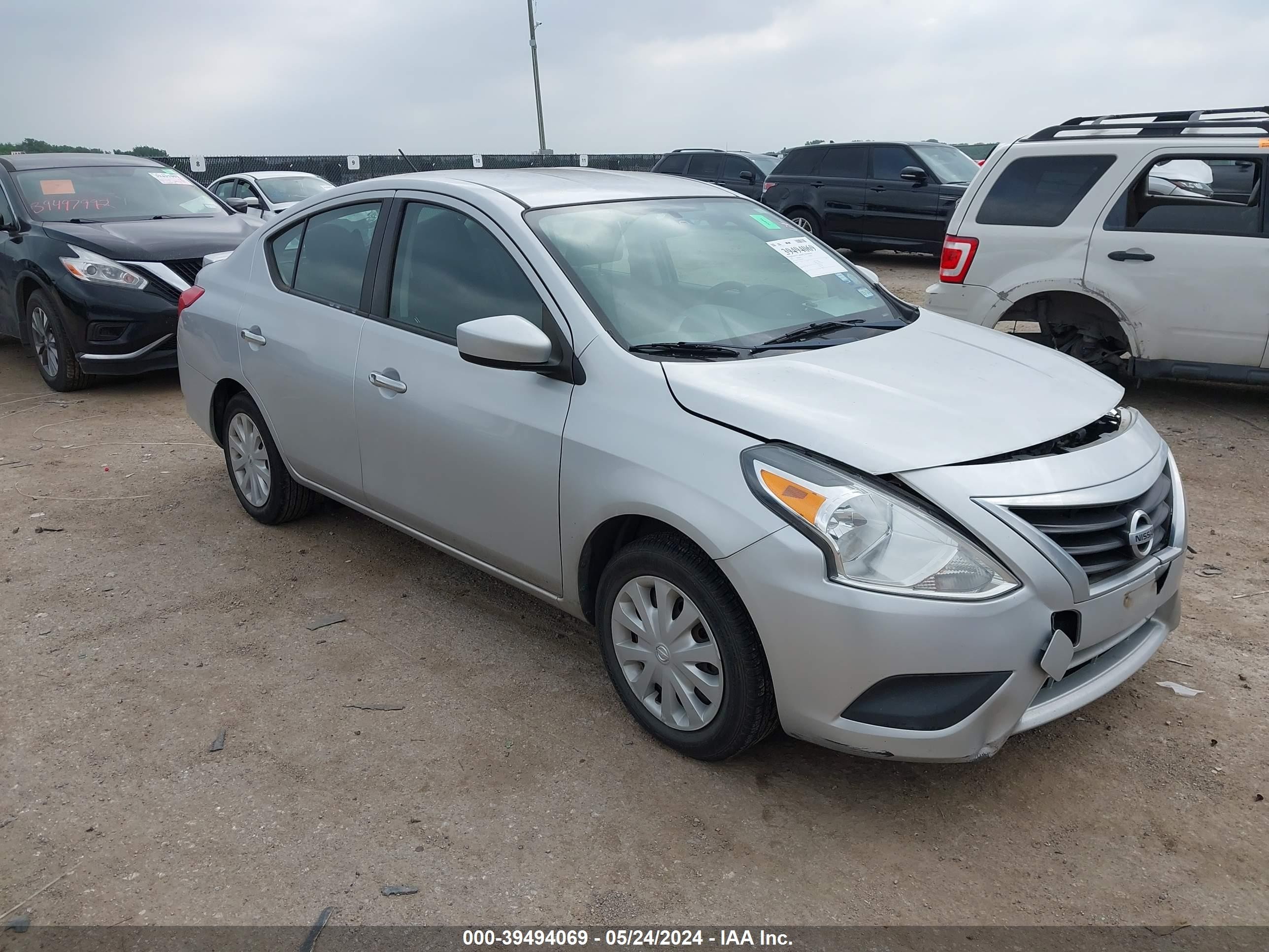 NISSAN VERSA 2018 3n1cn7ap9jl810723