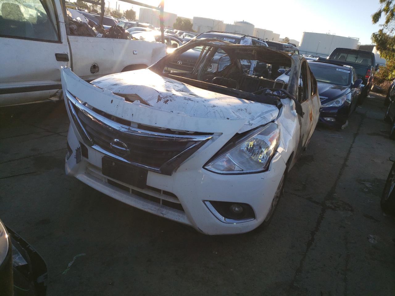 NISSAN VERSA 2019 3n1cn7ap9kl818175