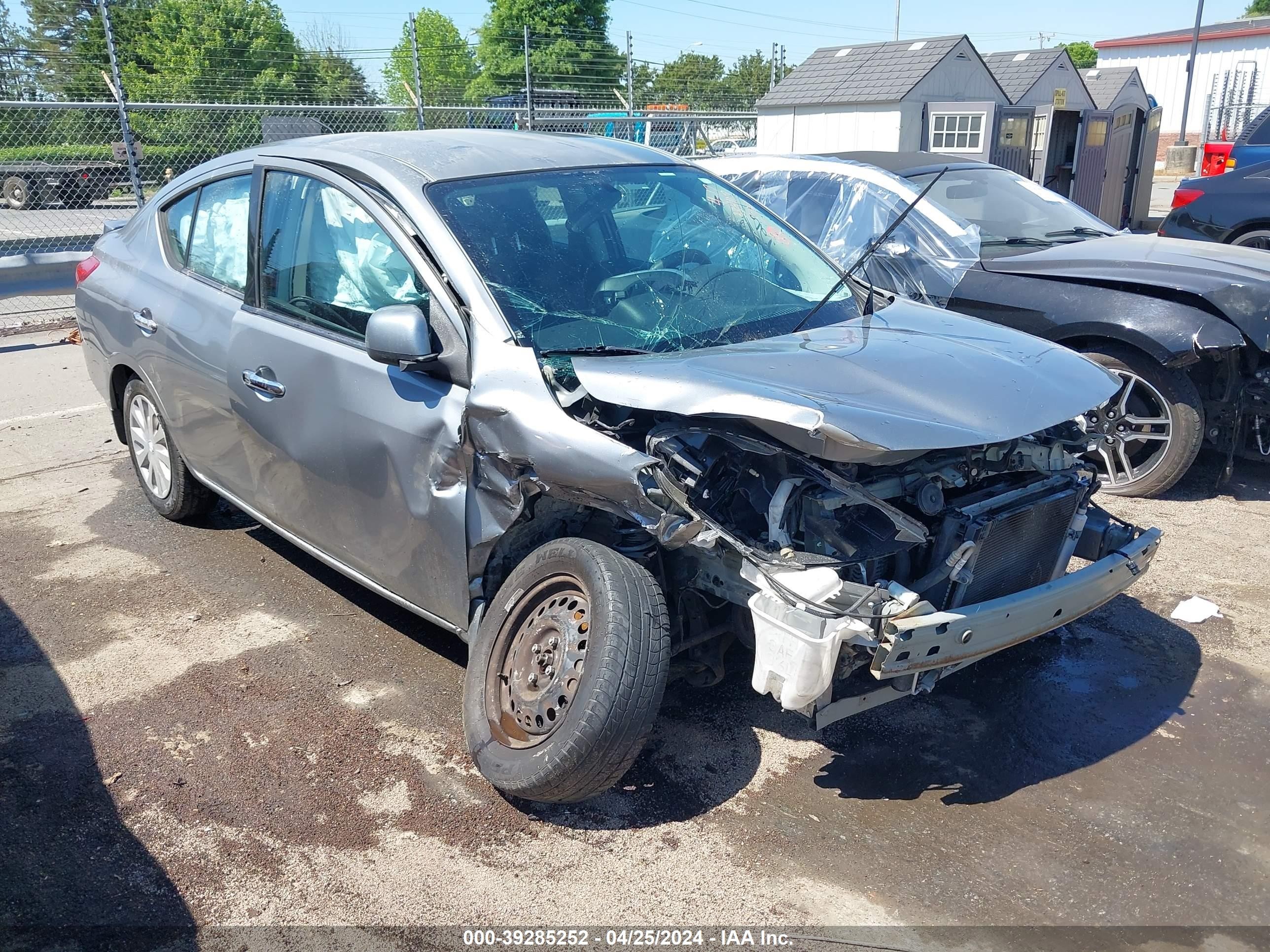 NISSAN VERSA 2014 3n1cn7apxel815726