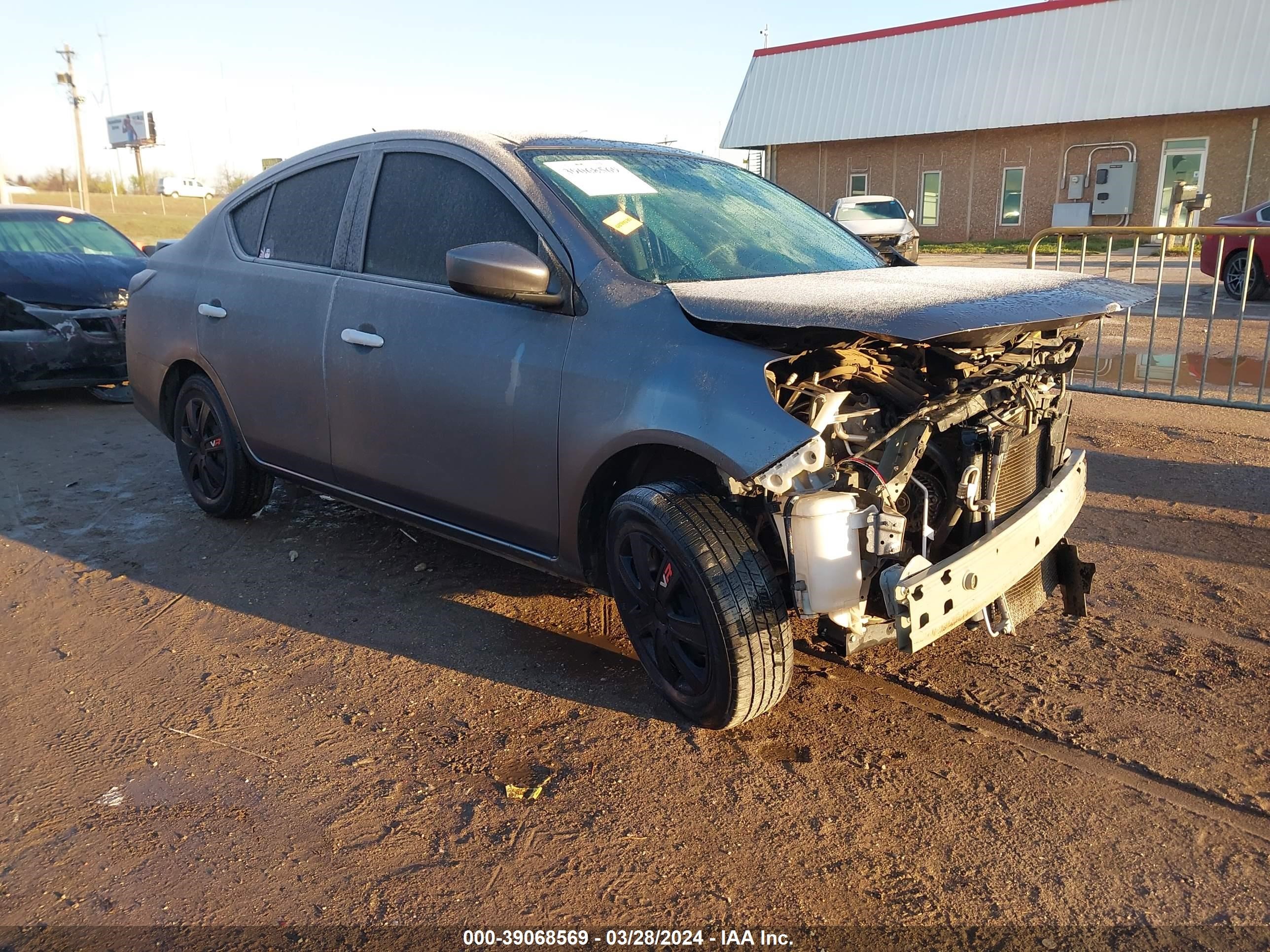 NISSAN VERSA 2018 3n1cn7apxjl854276