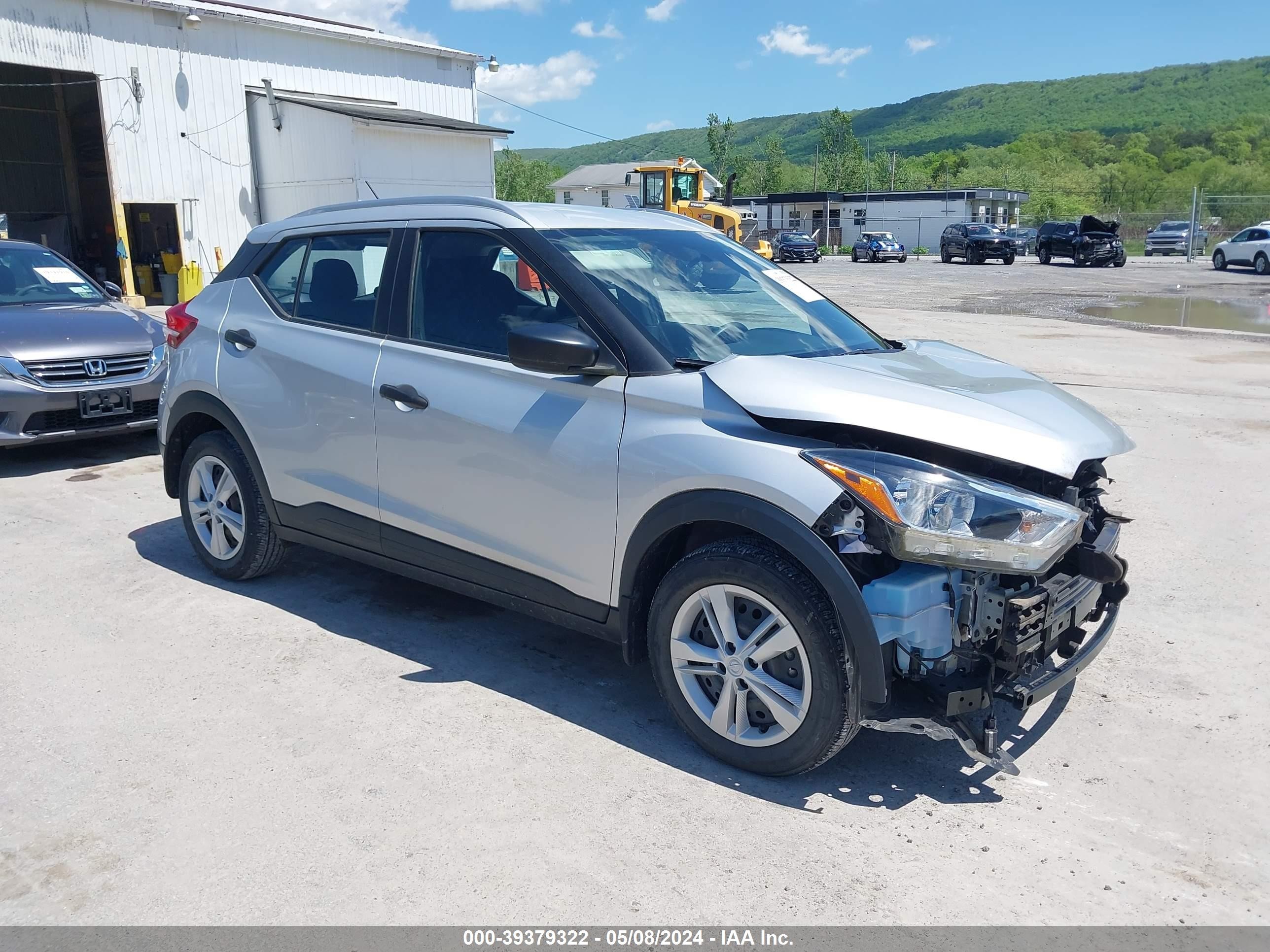 NISSAN KICKS 2018 3n1cp5cu1jl509851