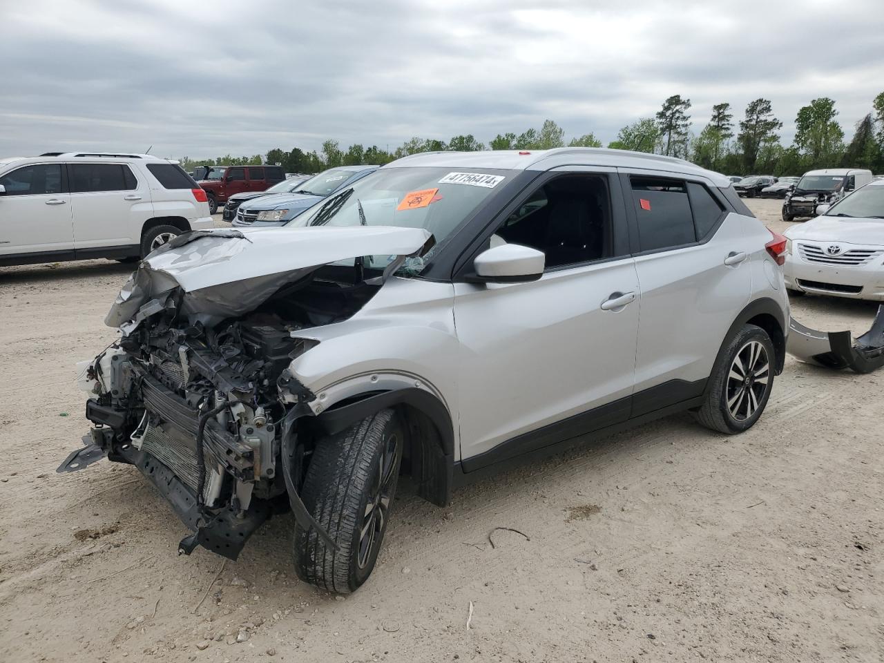 NISSAN KICKS 2018 3n1cp5cu1jl516265