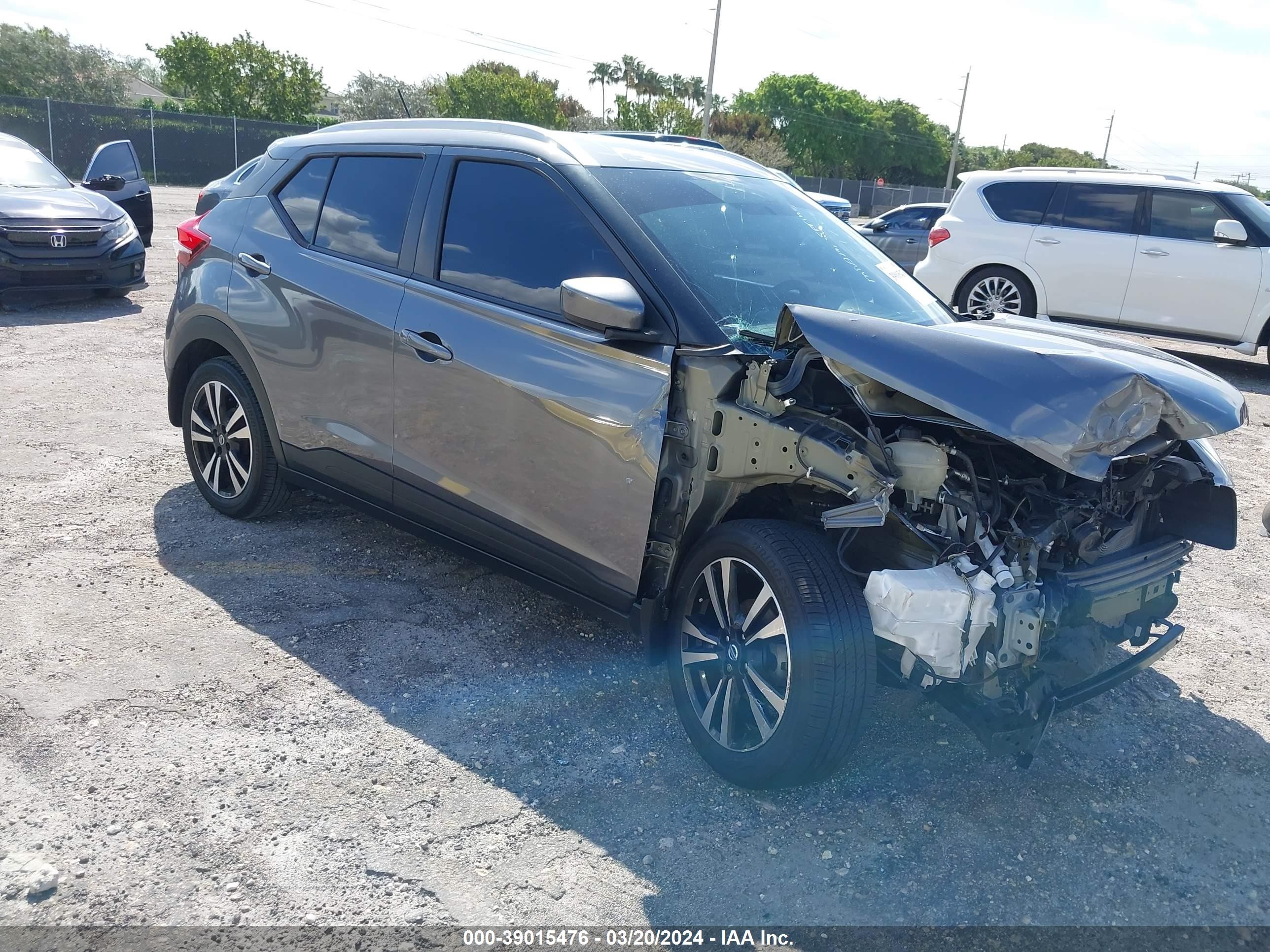 NISSAN KICKS 2018 3n1cp5cu1jl517948