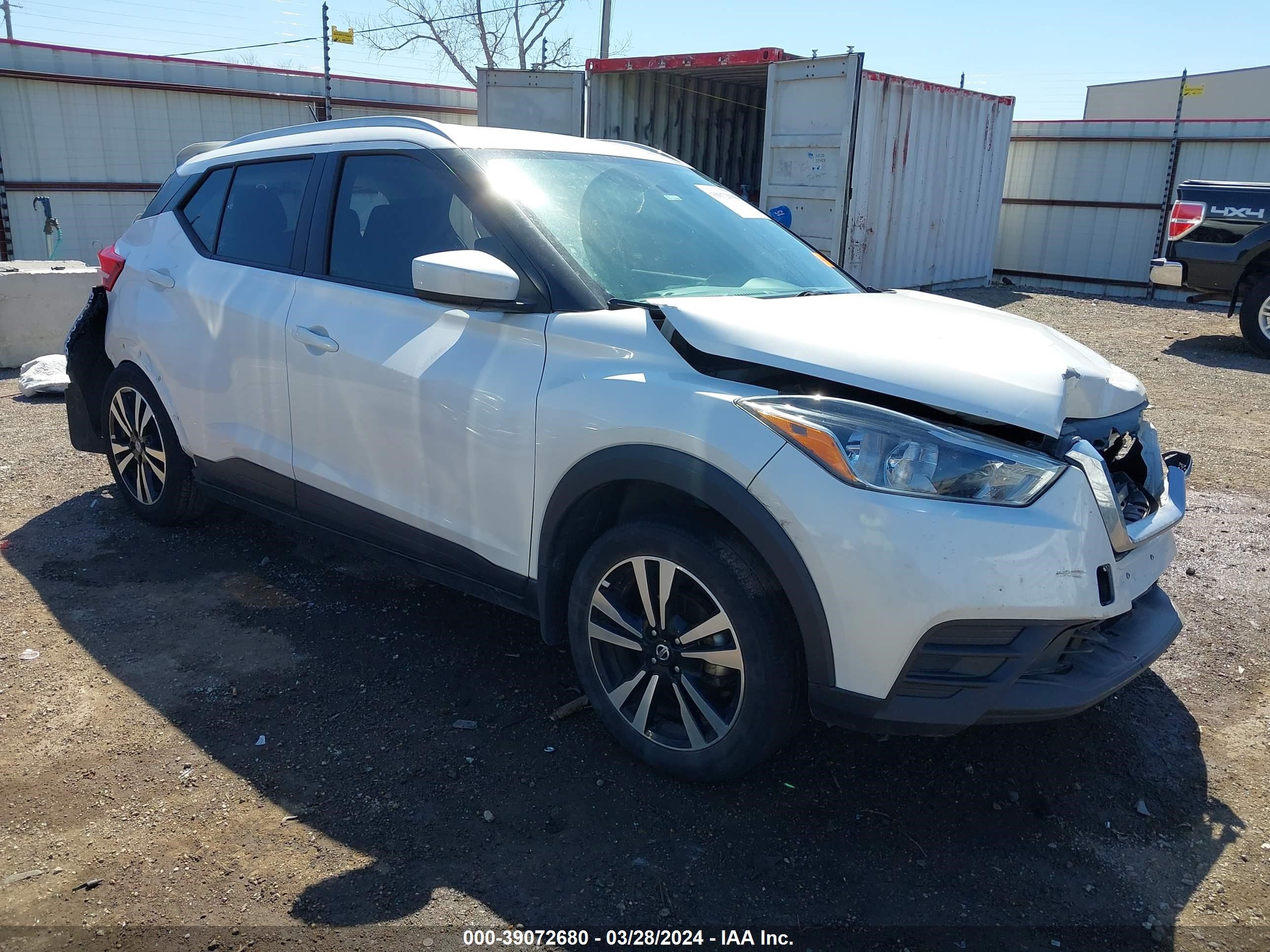 NISSAN KICKS 2018 3n1cp5cu1jl538444