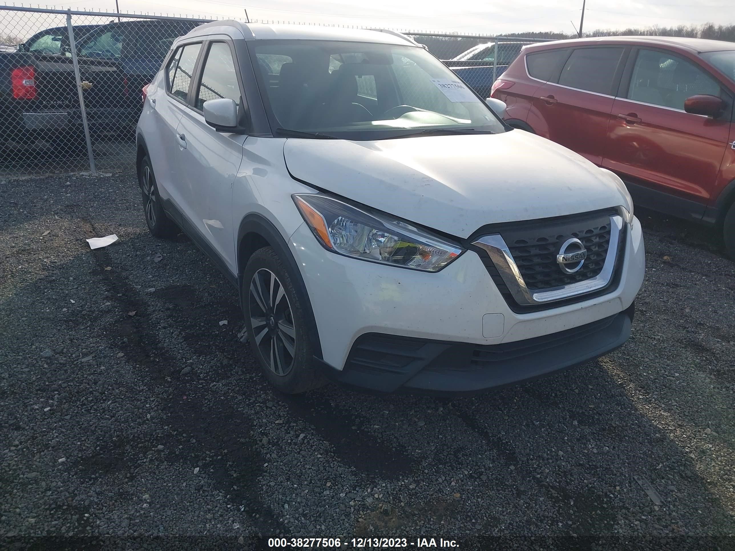 NISSAN KICKS 2018 3n1cp5cu1jl546351