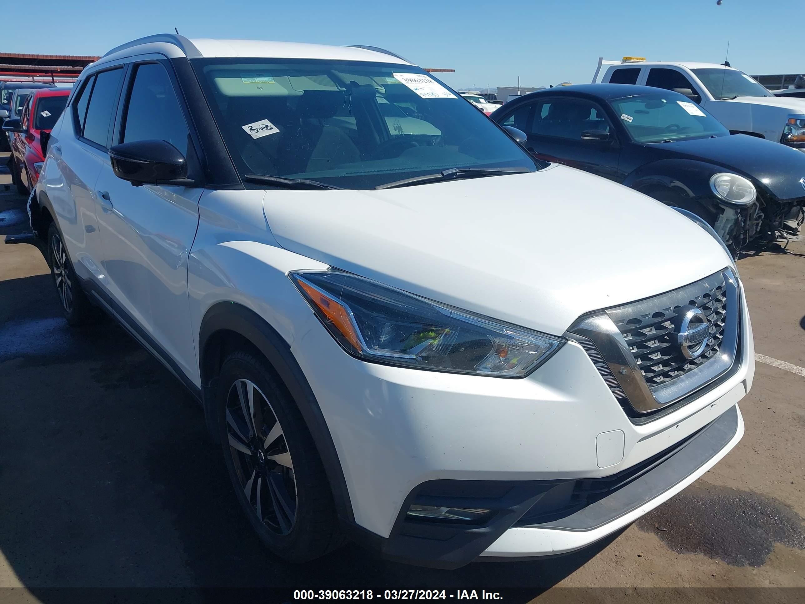 NISSAN KICKS 2019 3n1cp5cu1kl509415