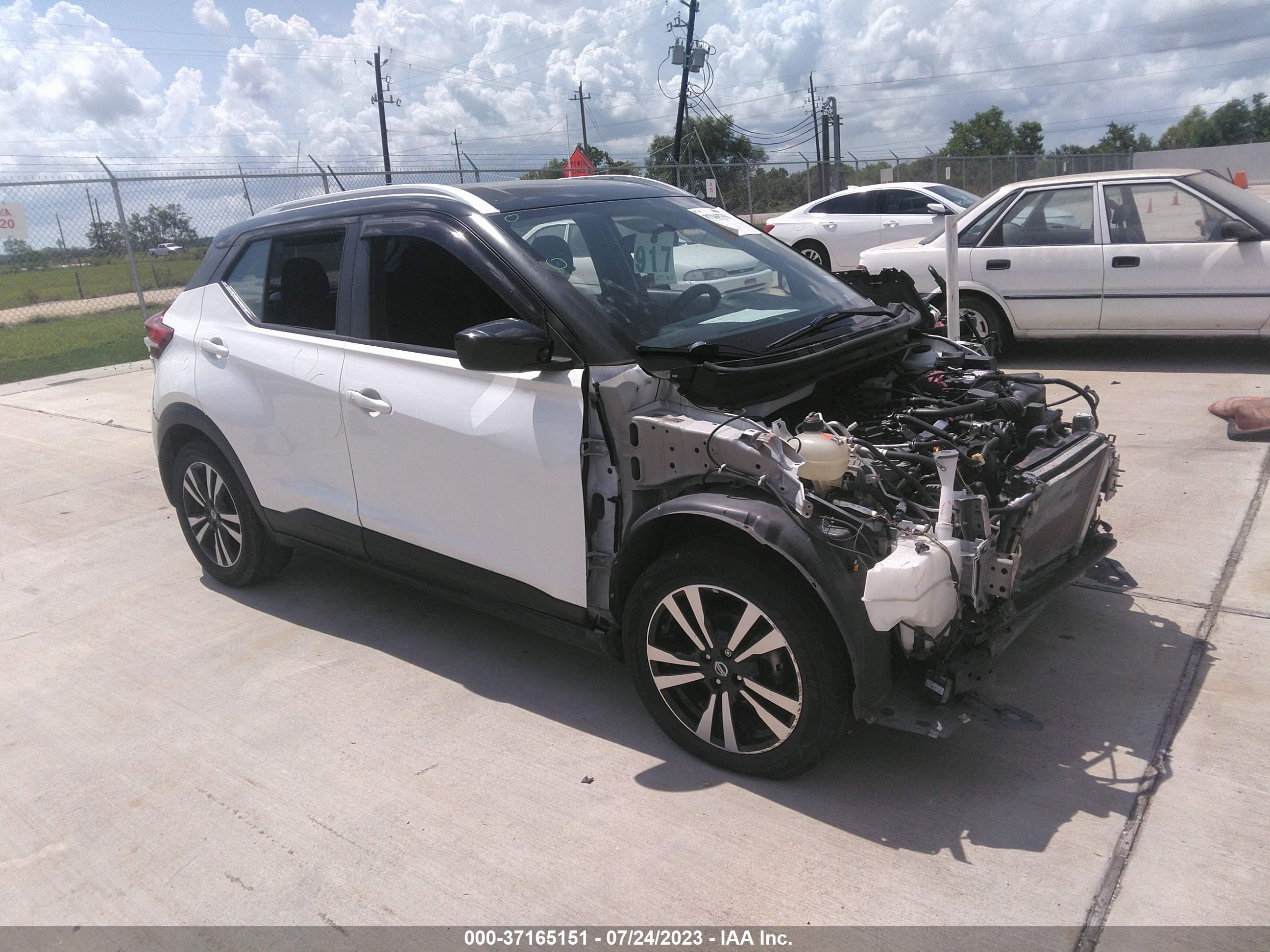 NISSAN KICKS 2018 3n1cp5cu2jl504254