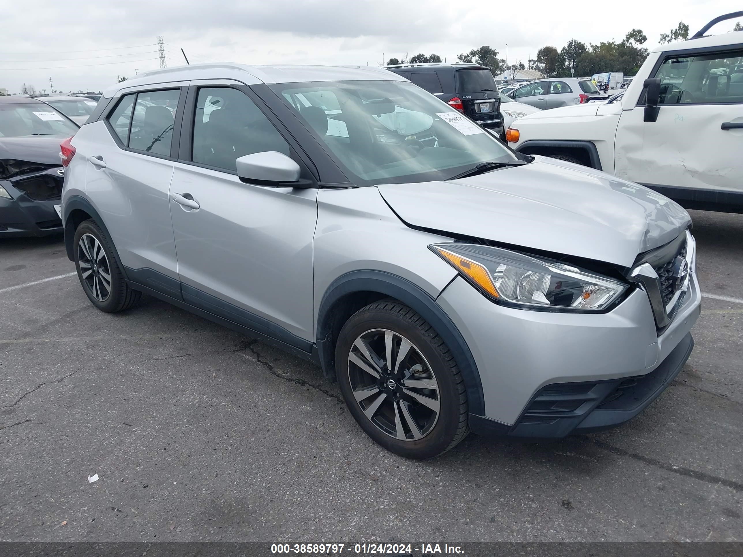 NISSAN KICKS 2019 3n1cp5cu3kl509769