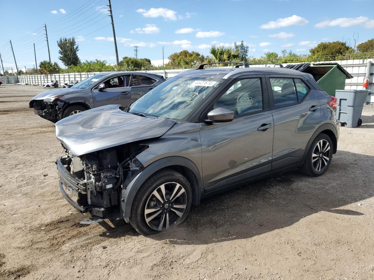 NISSAN KICKS 2019 3n1cp5cu3kl521002