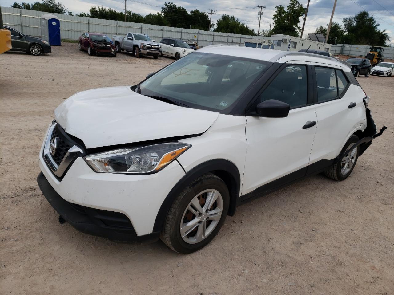 NISSAN KICKS 2019 3n1cp5cu3kl526250