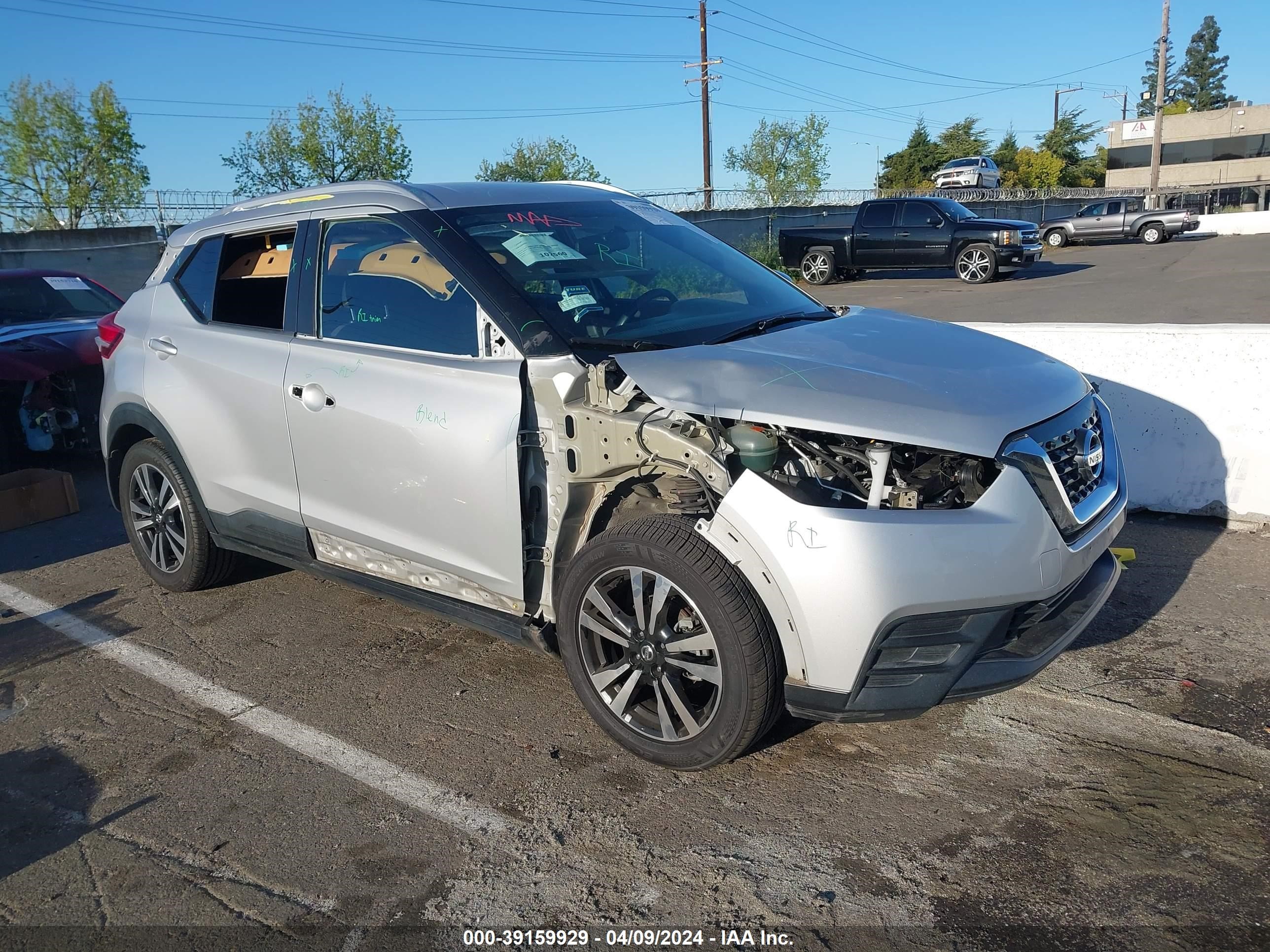 NISSAN KICKS 2019 3n1cp5cu4kl538567