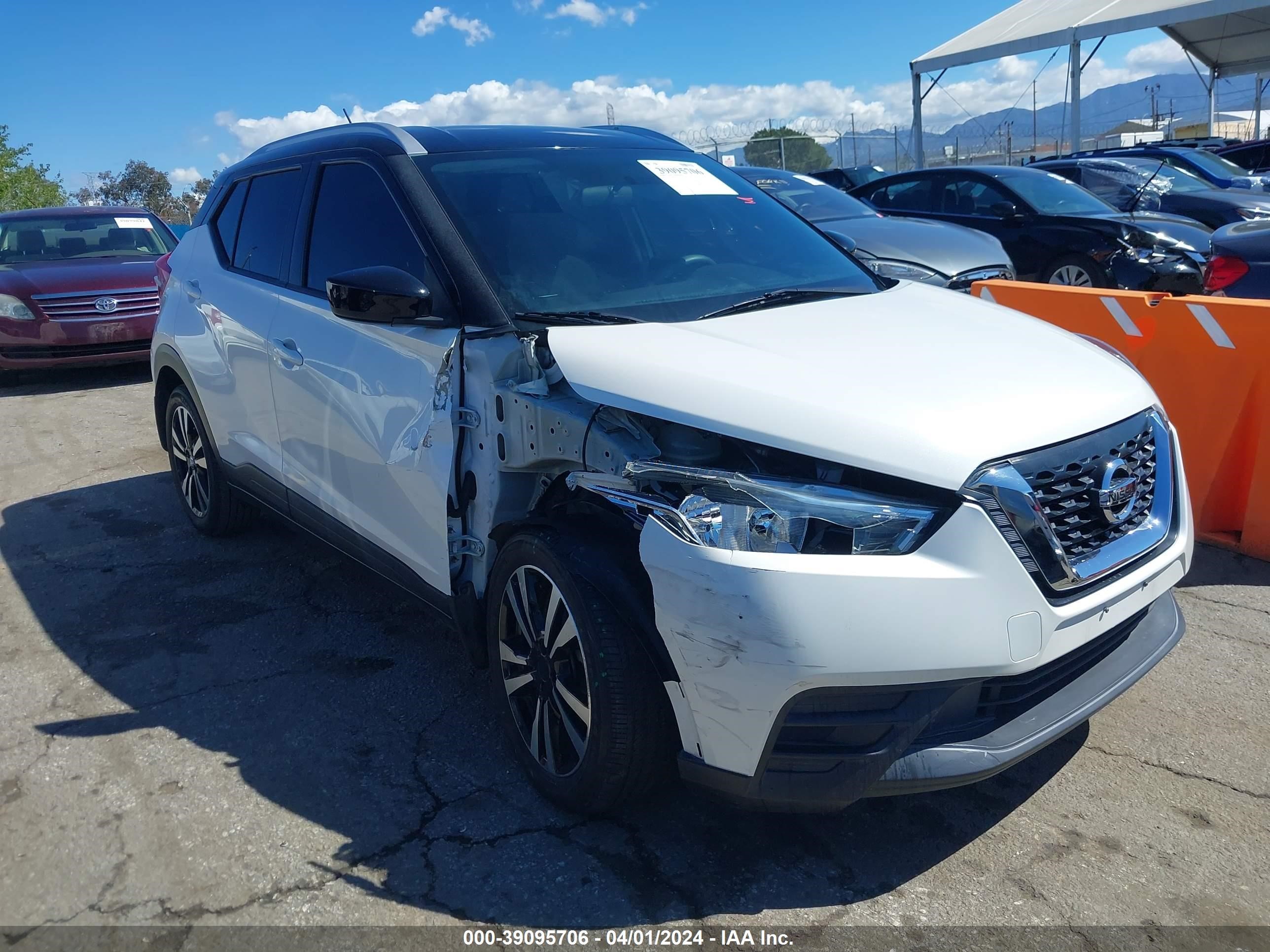 NISSAN KICKS 2019 3n1cp5cu4kl565204