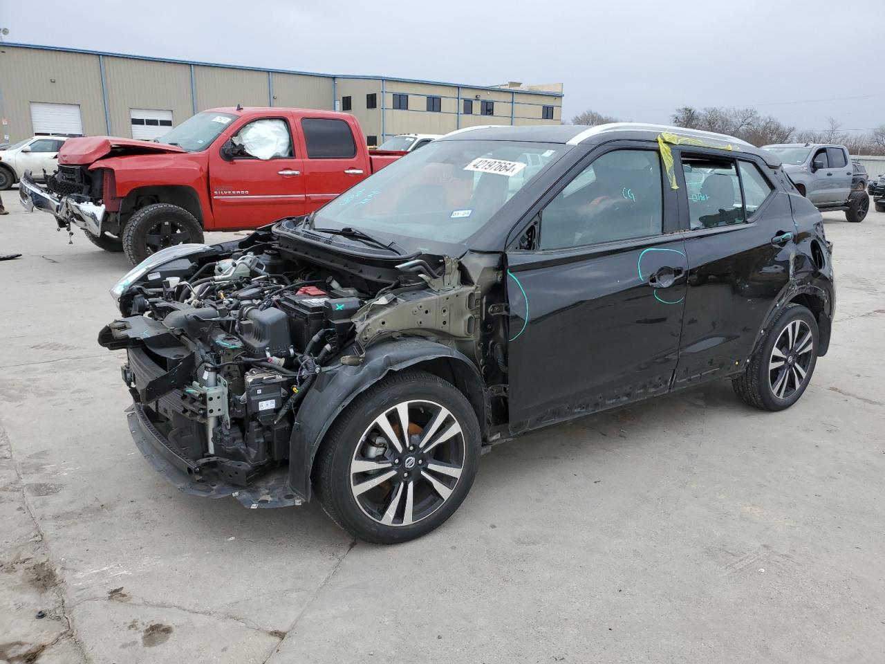 NISSAN KICKS 2019 3n1cp5cu4kl568037