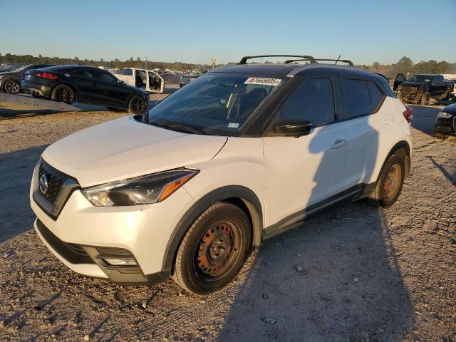 NISSAN KICKS S 2018 3n1cp5cu5jl509531