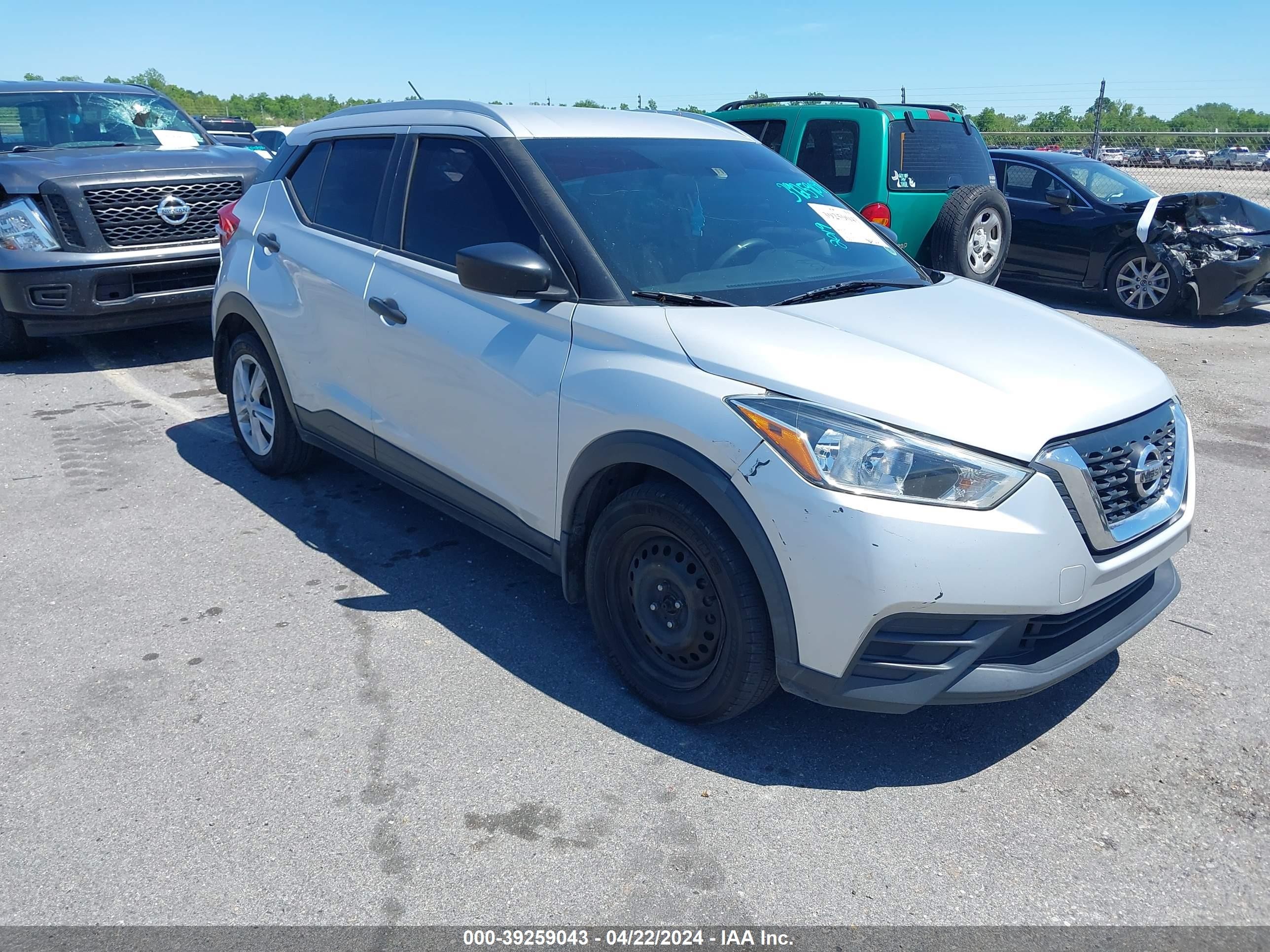 NISSAN KICKS 2019 3n1cp5cu5kl513323