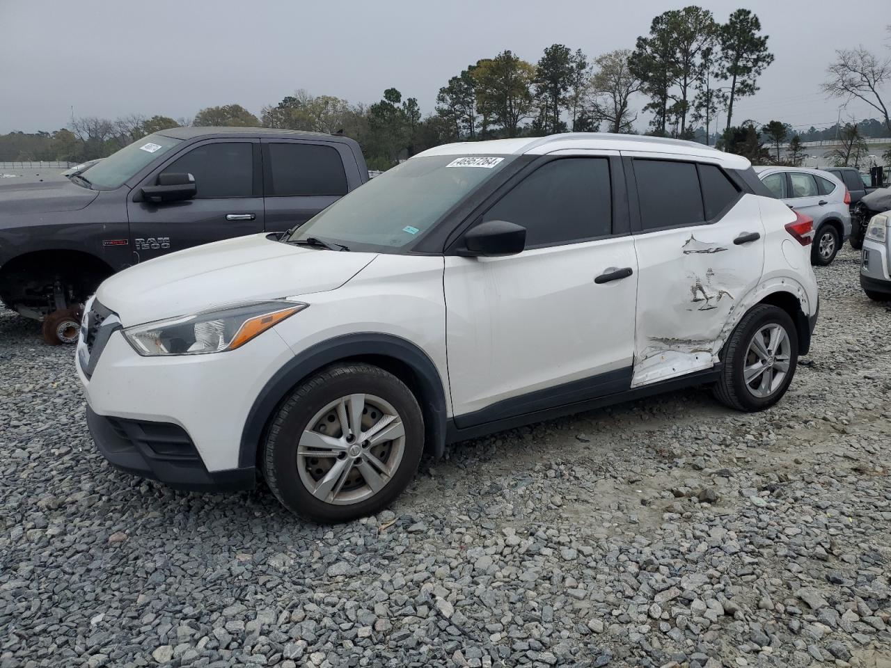 NISSAN KICKS 2019 3n1cp5cu6kl538411