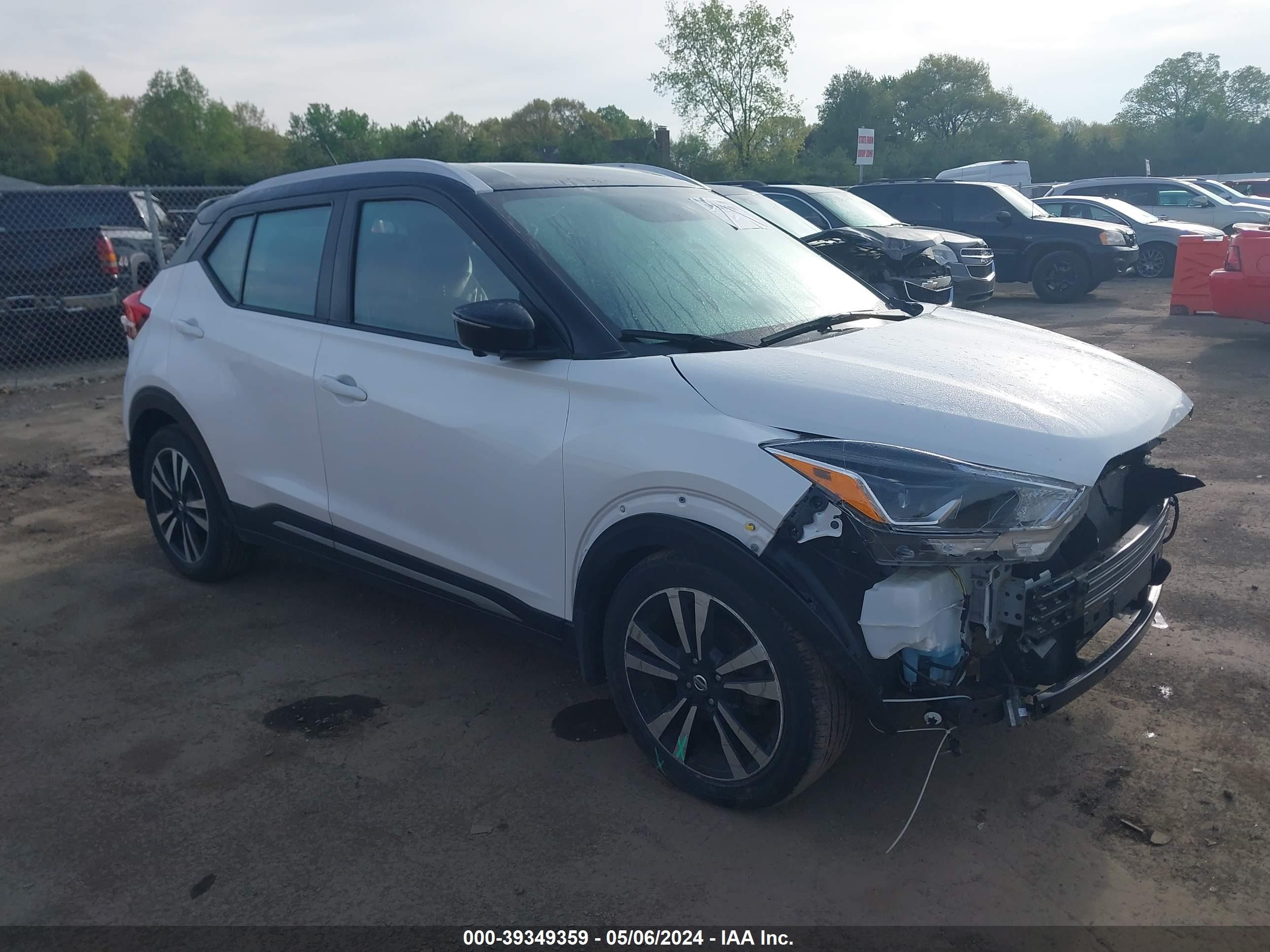 NISSAN KICKS 2019 3n1cp5cu7kl568159