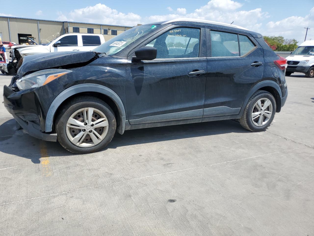 NISSAN KICKS 2018 3n1cp5cu8jl508714