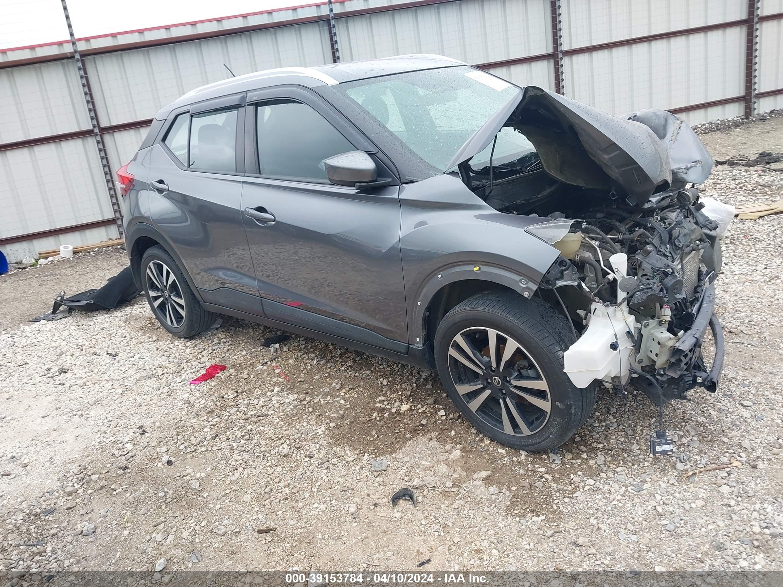 NISSAN KICKS 2018 3n1cp5cu8jl525125