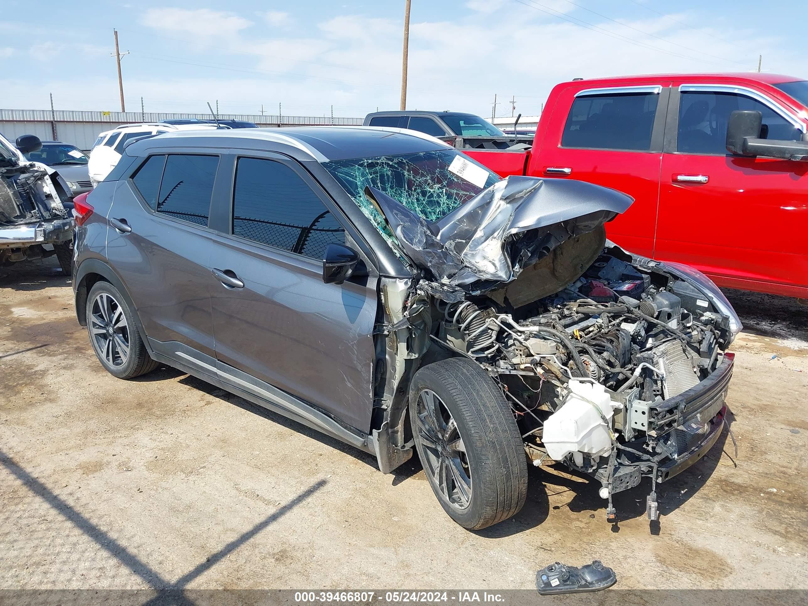 NISSAN KICKS 2019 3n1cp5cu8kl522758