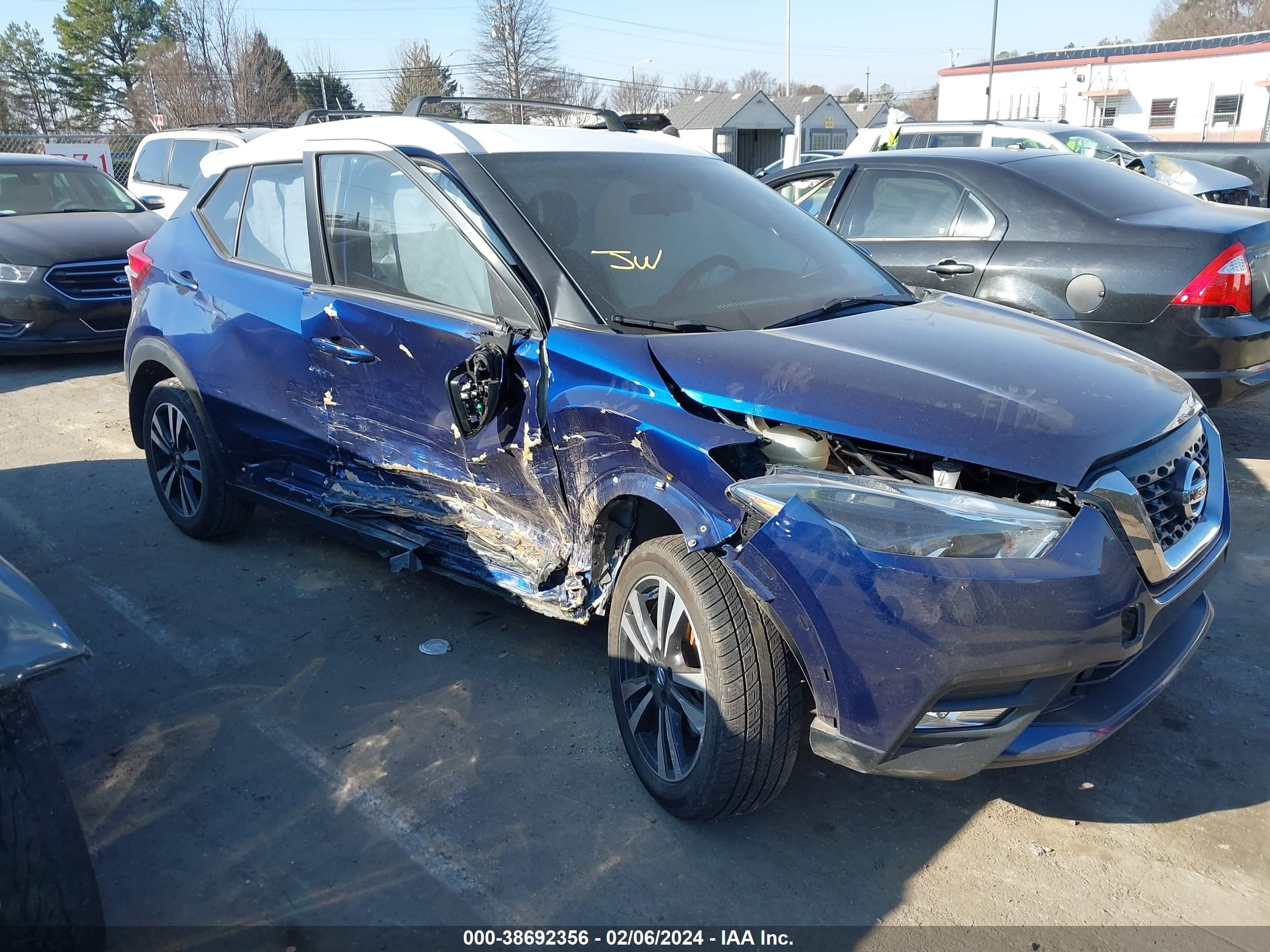 NISSAN KICKS 2018 3n1cp5cu9jl508639