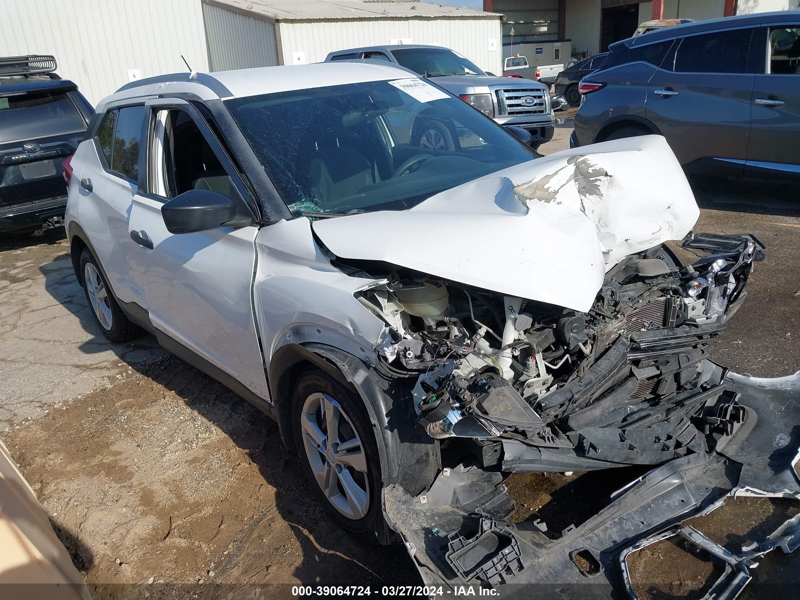 NISSAN KICKS 2019 3n1cp5cu9kl514152