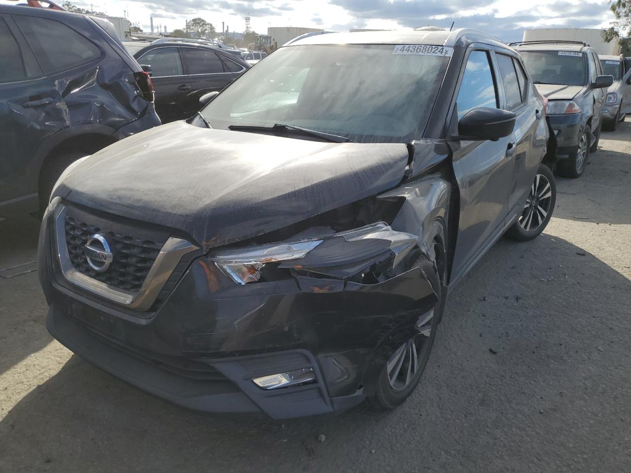 NISSAN KICKS 2018 3n1cp5cuxjl513087