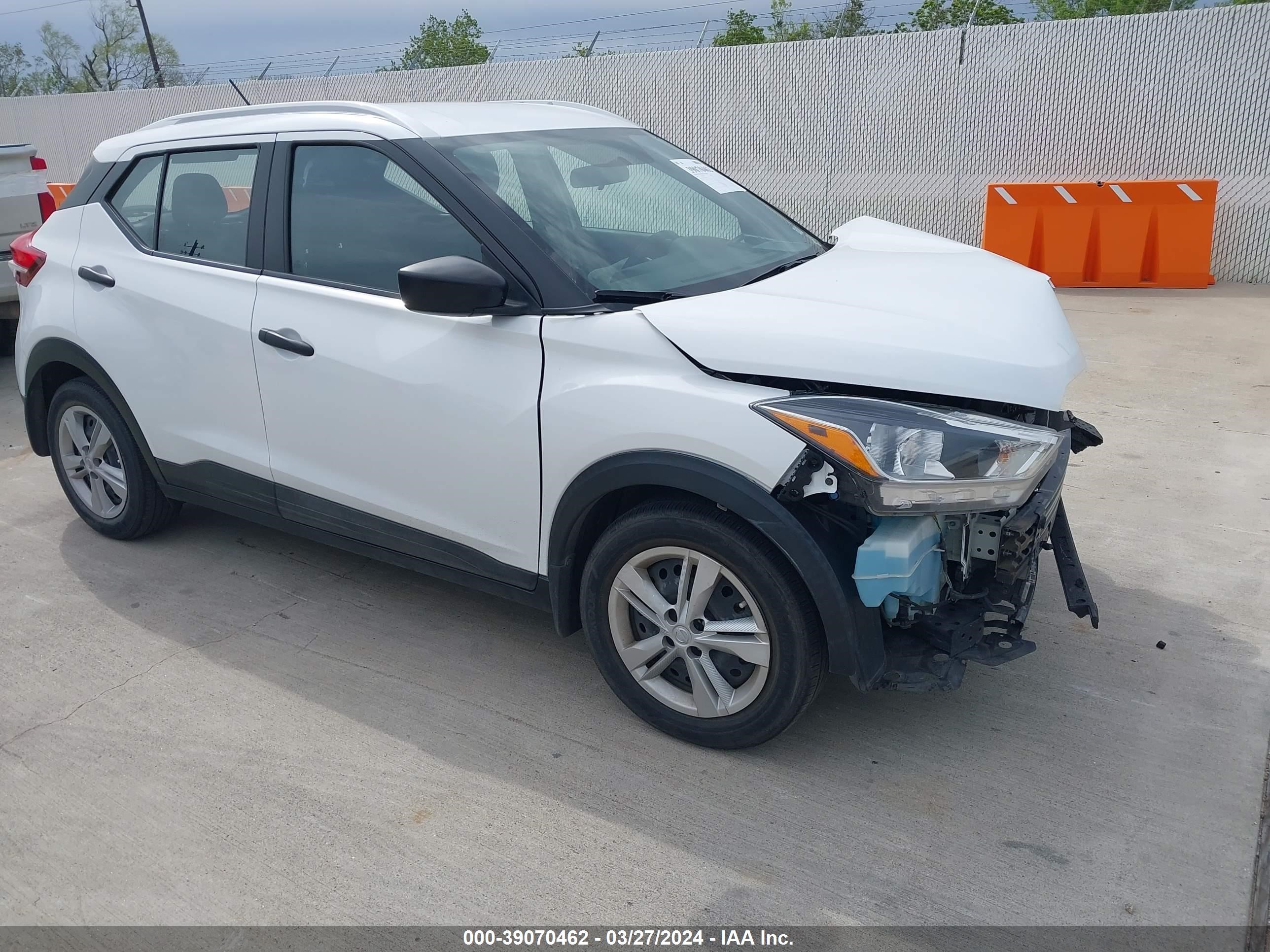 NISSAN KICKS 2019 3n1cp5cuxkl492811