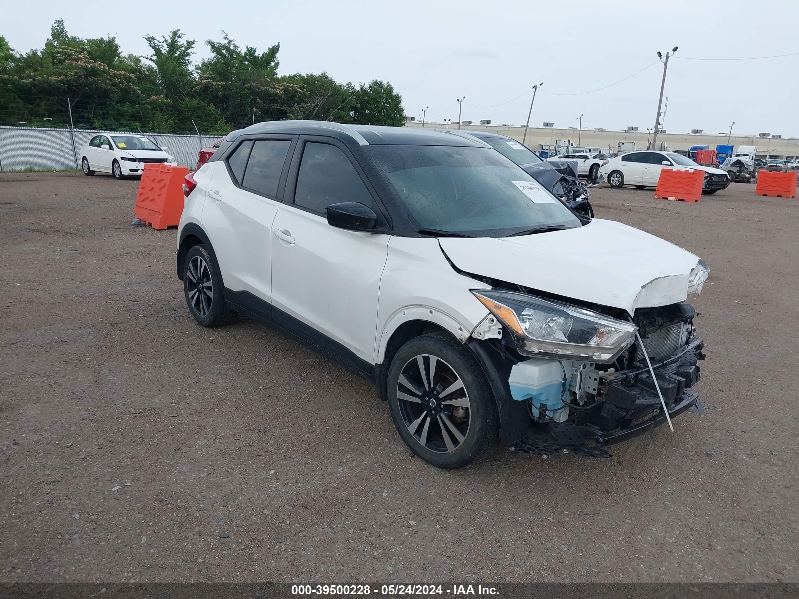 NISSAN KICKS 2020 3n1cp5cv3ll572459