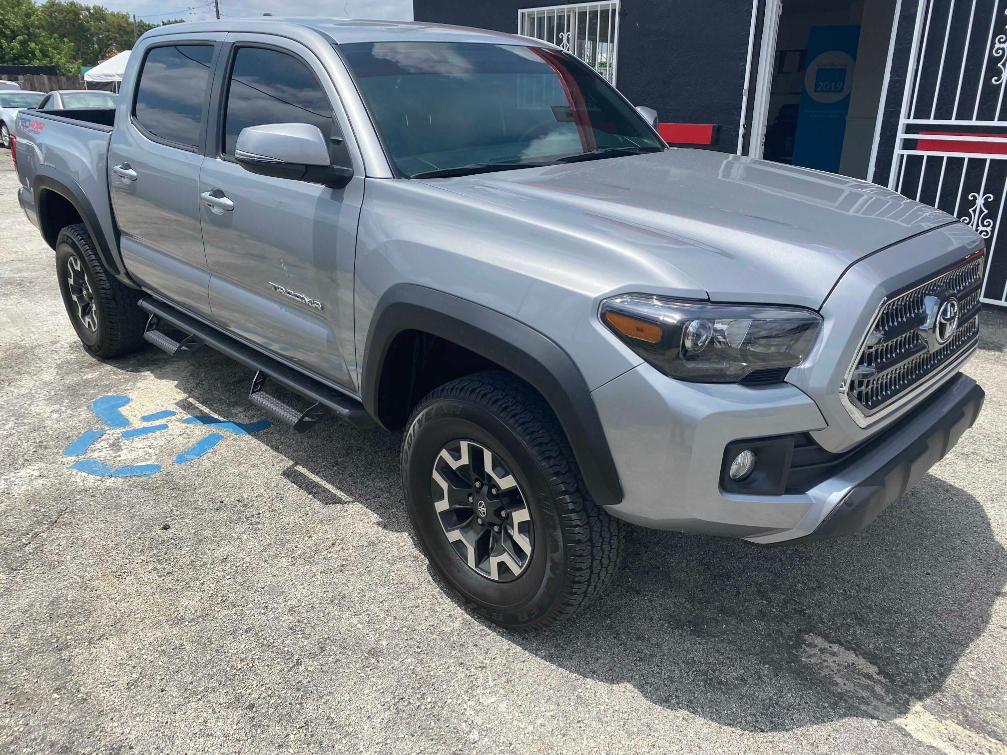 TOYOTA TACOMA 2017 3tmcz5an0hm072903