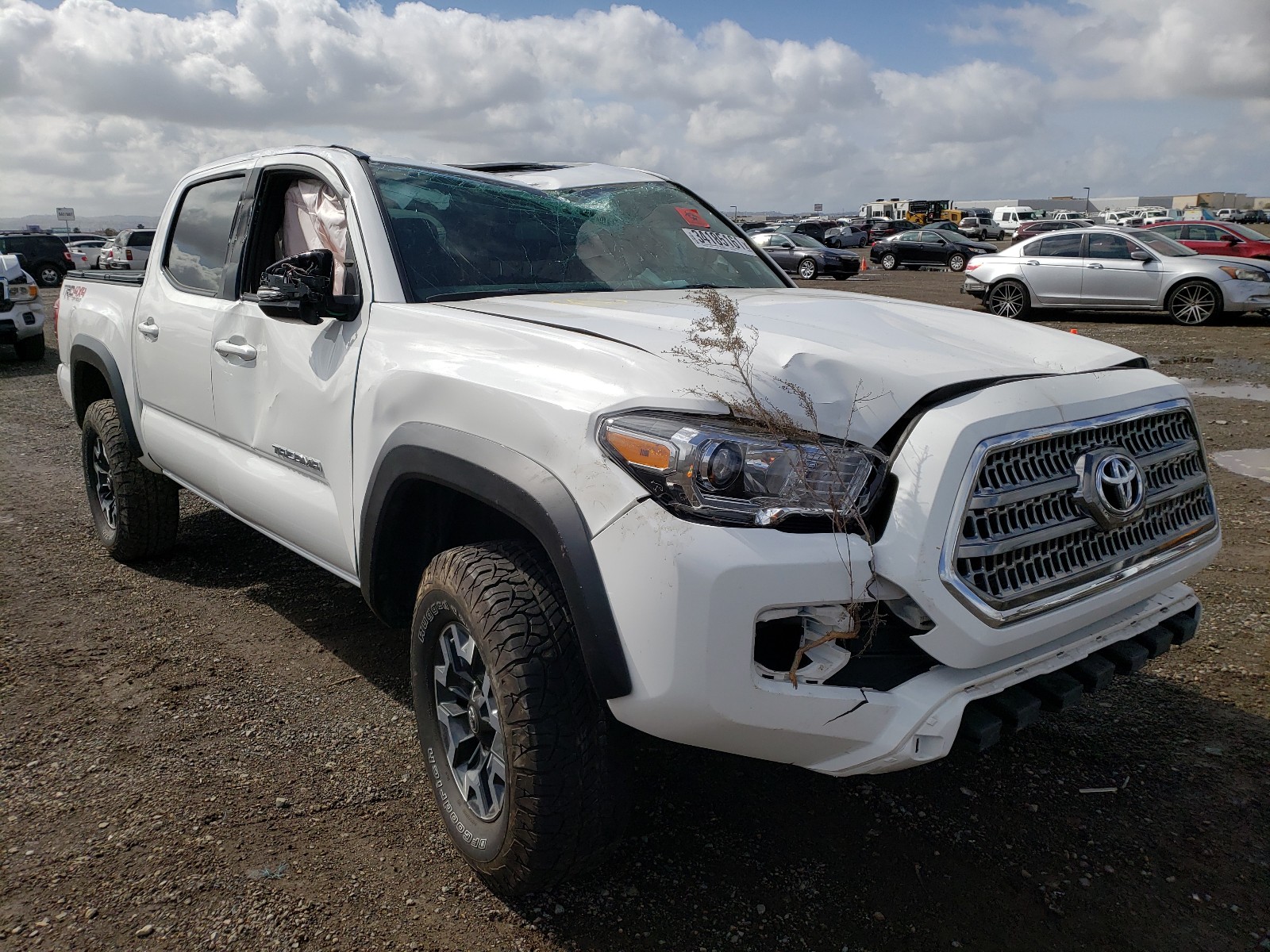 TOYOTA TACOMA DOU 2017 3tmcz5an5hm095657