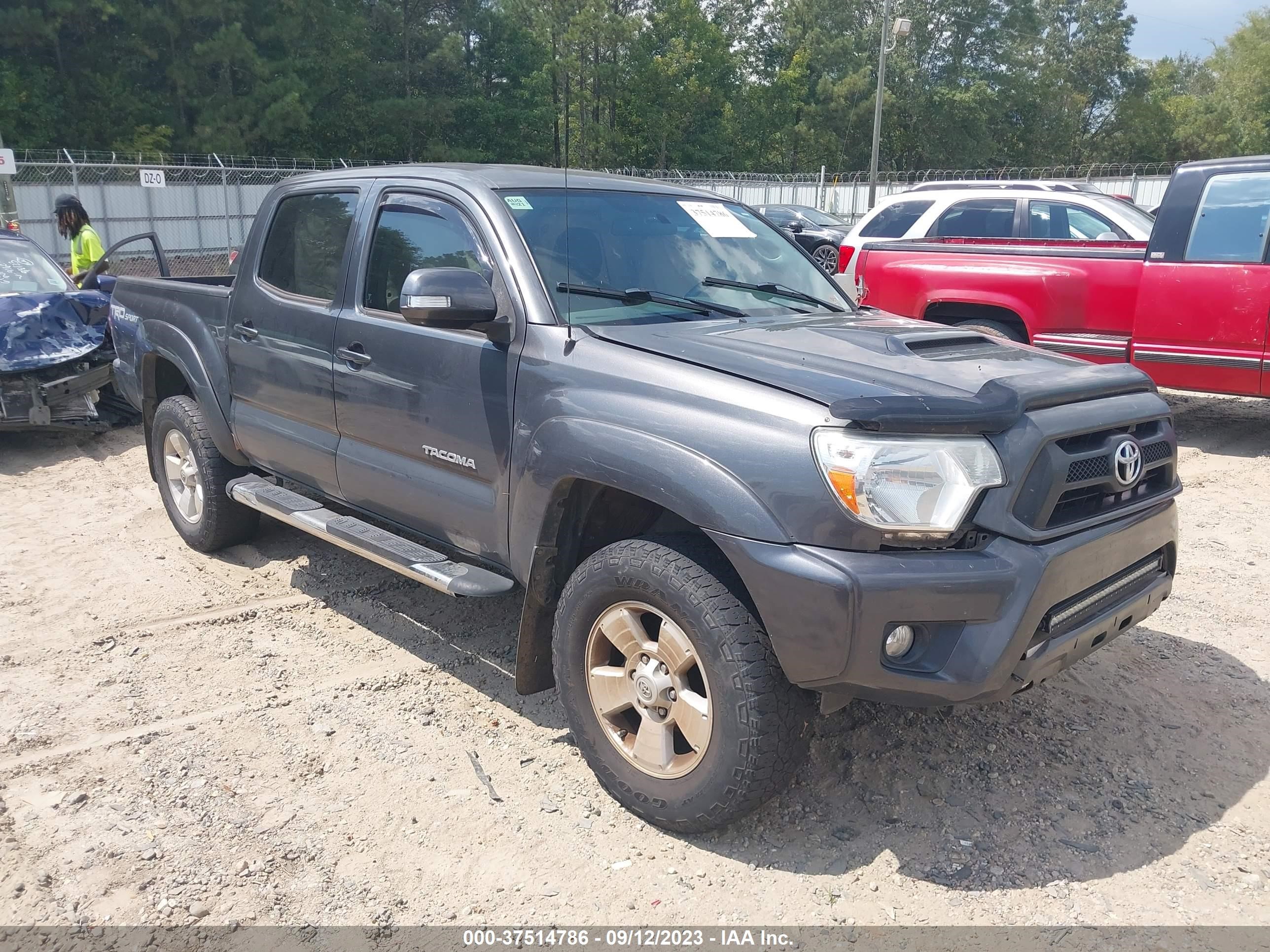 TOYOTA TACOMA 2015 3tmju4gn7fm185364